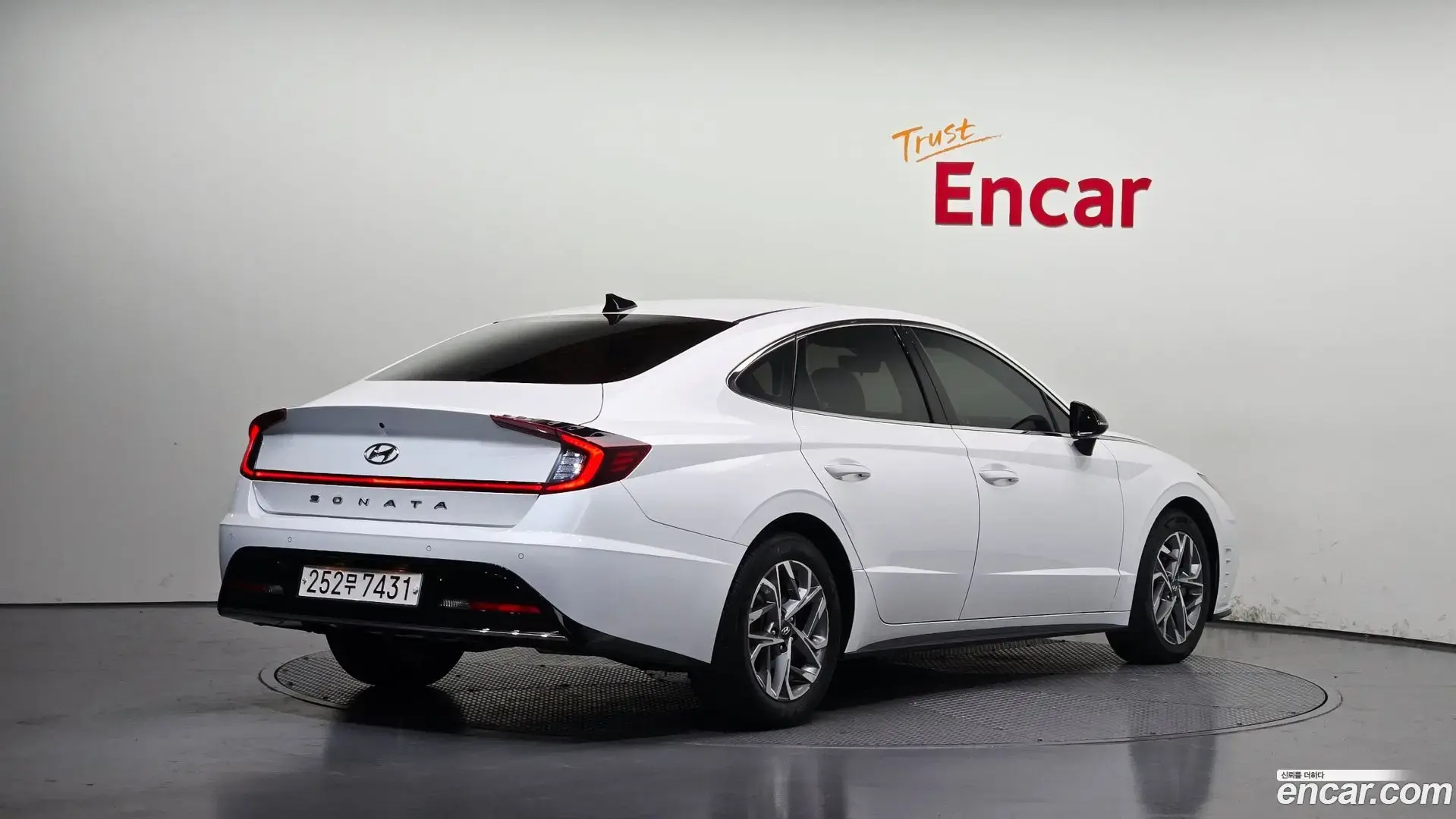Main__Slider__Photo:Sonata Hyundai 2022.6-1