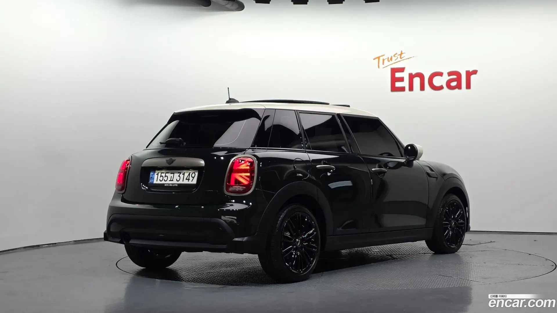 Main__Slider__Photo:Cooper Mini 2022.7-1