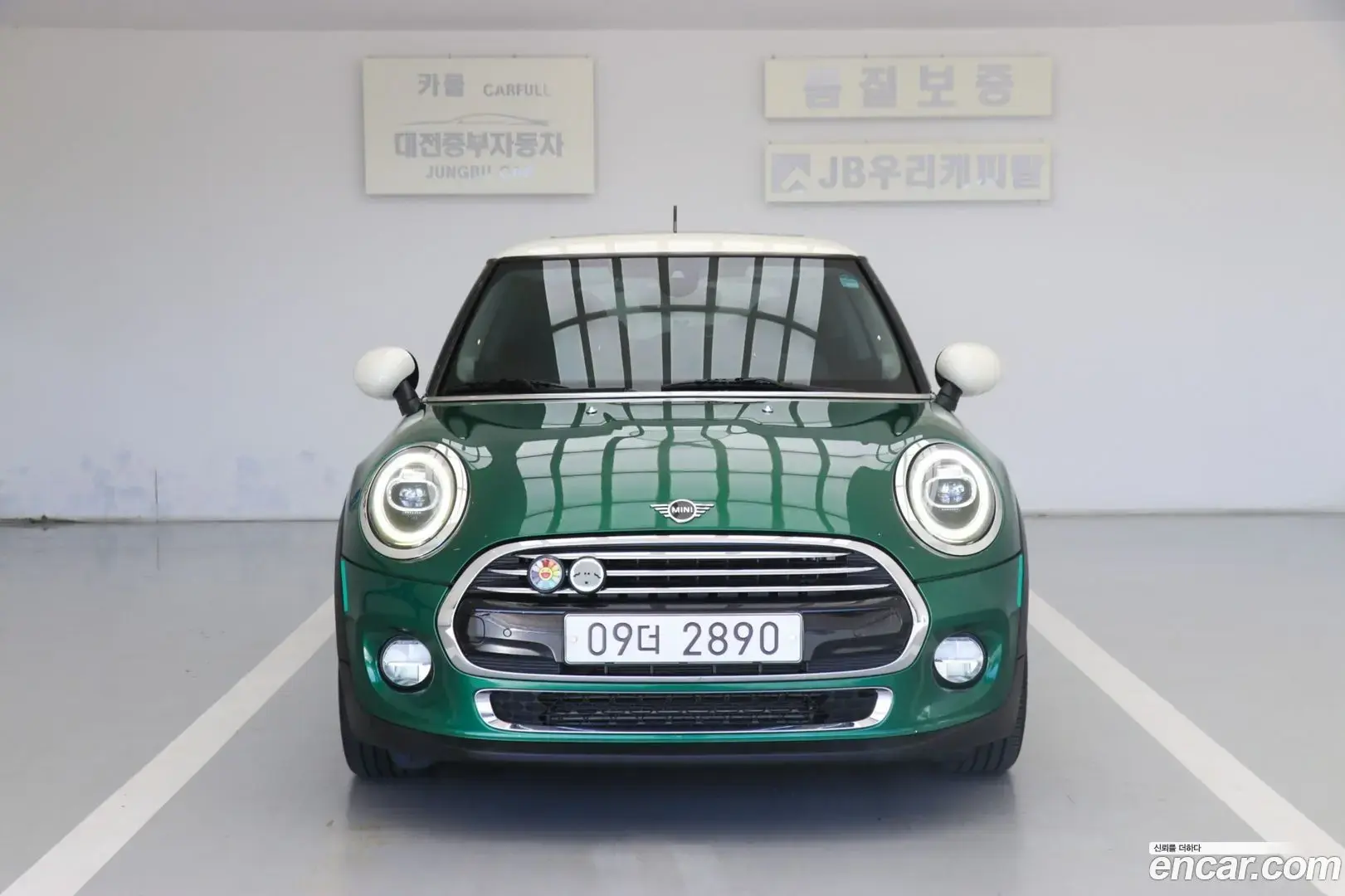 Main__Slider__Photo:Cooper Mini 2019.6-1