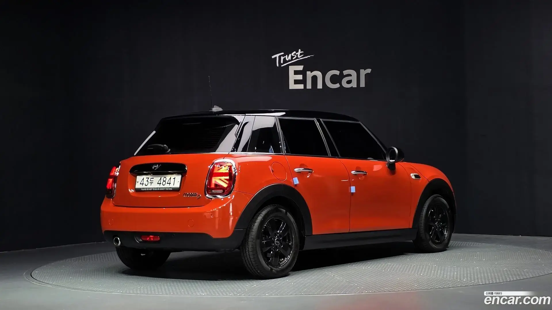 Main__Slider__Photo:Cooper Mini 2019.1-1
