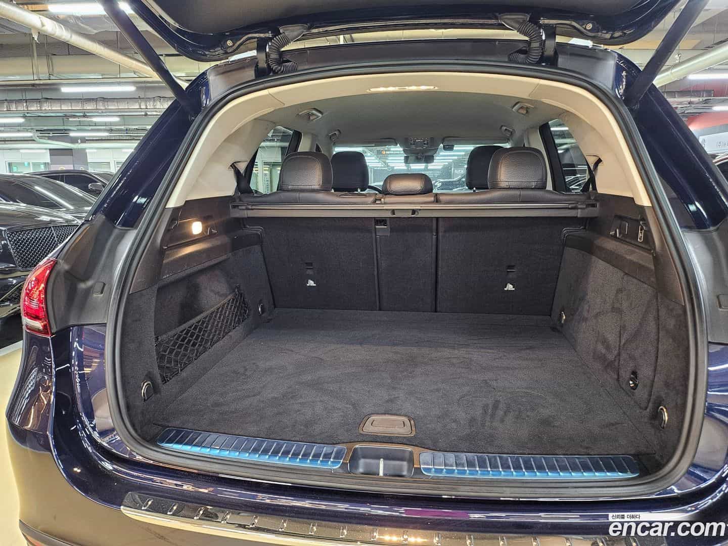 GLE-Class Mercedes-Benz 2019.11-INNER-008