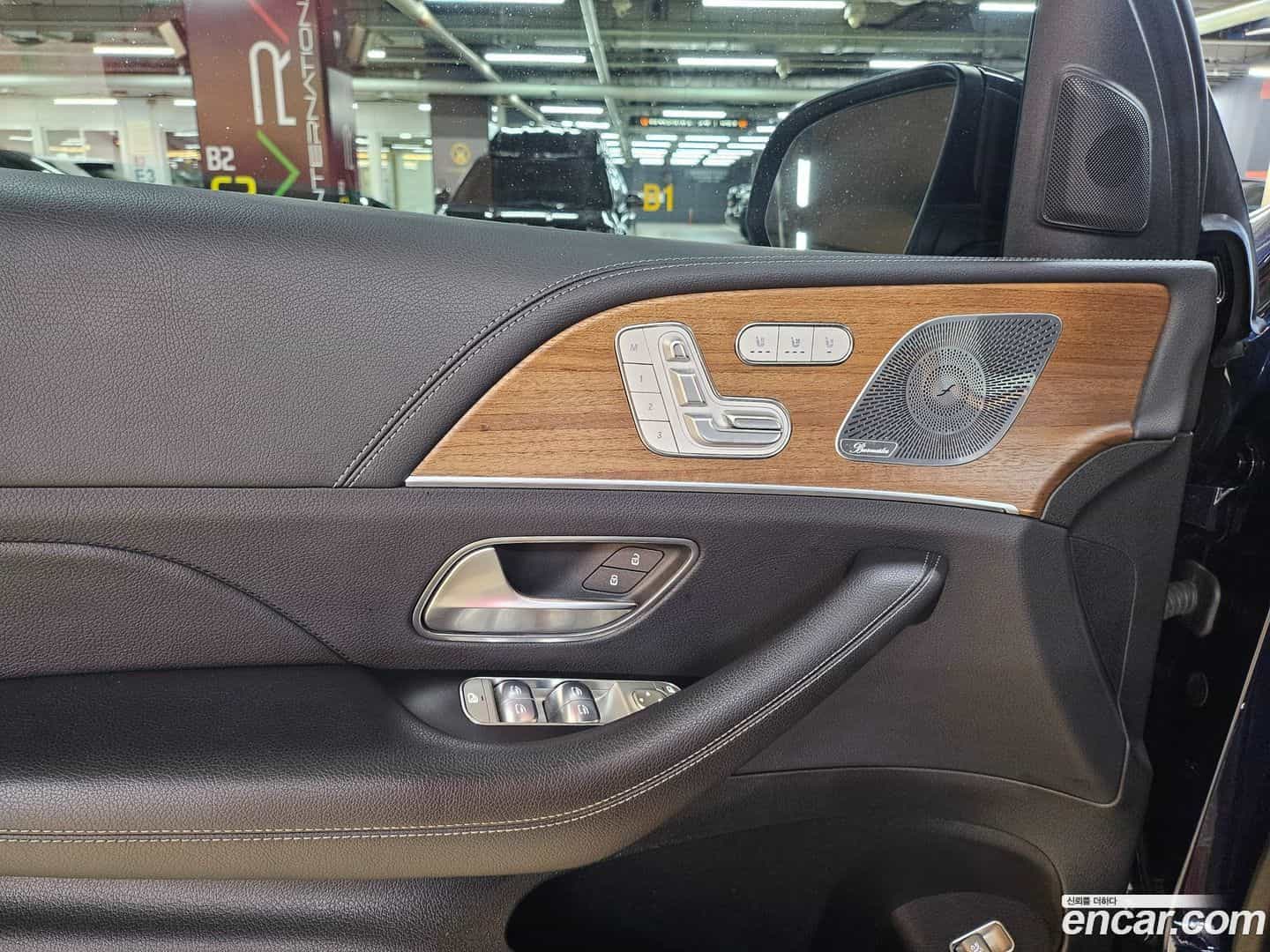 GLE-Class Mercedes-Benz 2019.11-INNER-009