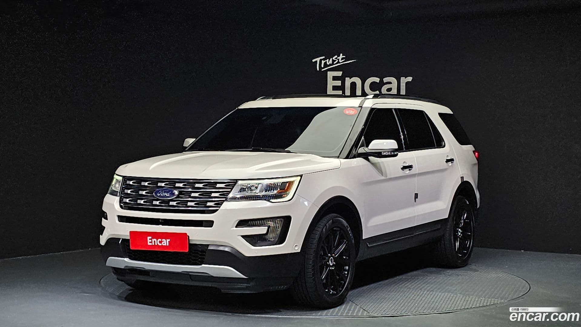 Main__Slider__Photo:Explorer Ford 2016.1-0