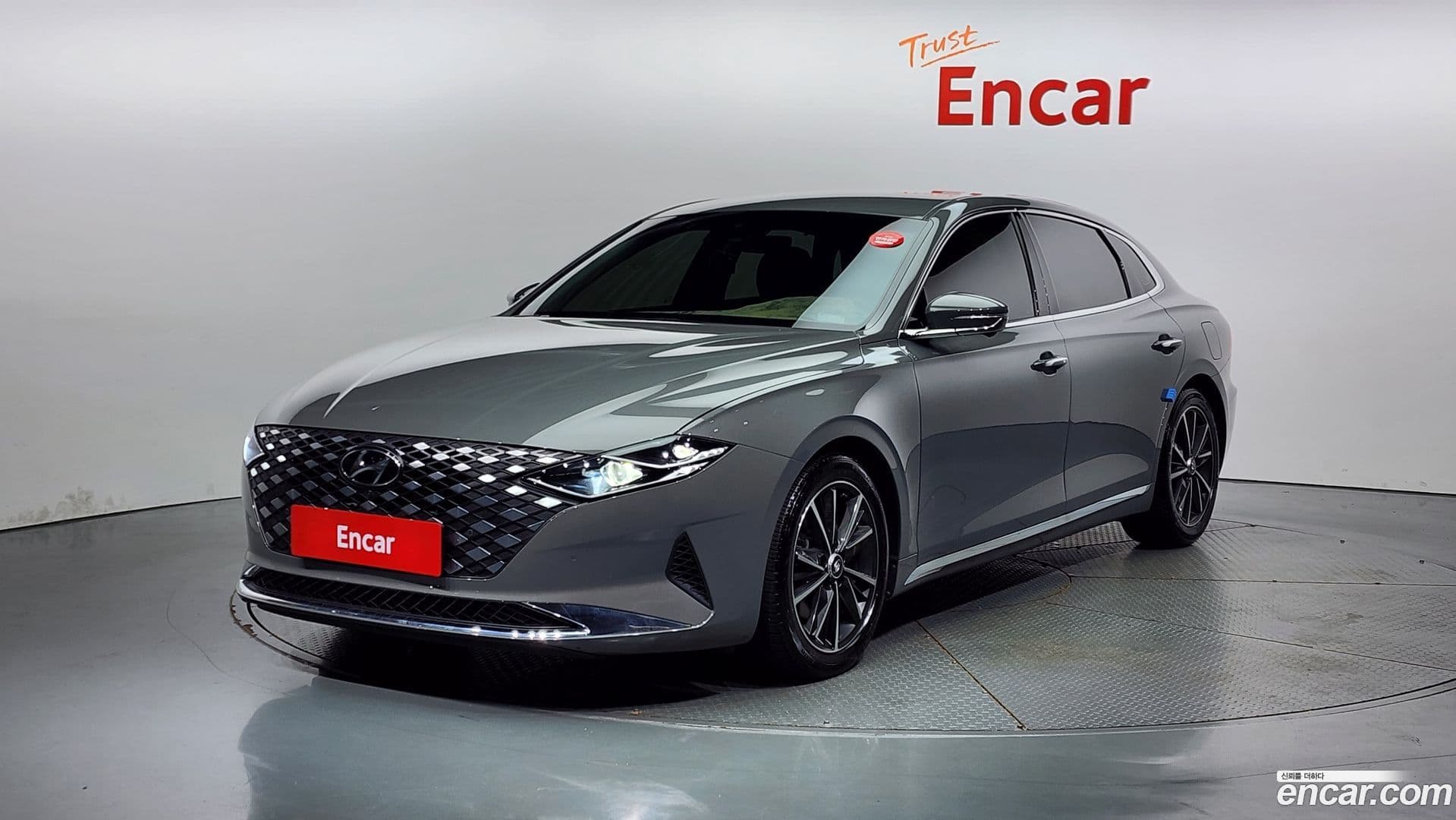 Main__Slider__Photo:Grandeur Hyundai 2020.3-0