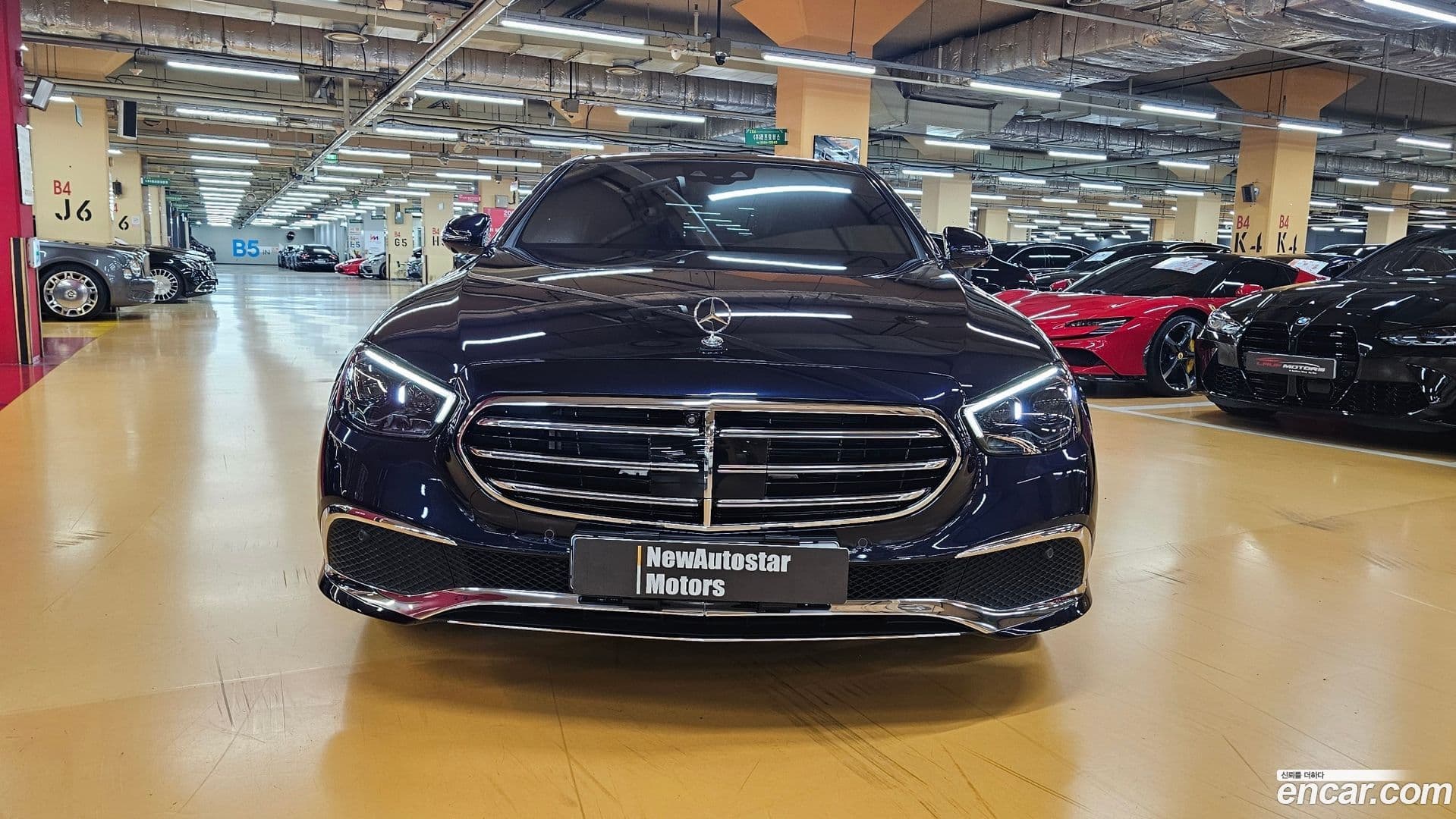 Main__Slider__Photo:E-Class Mercedes-Benz 2023.9-0