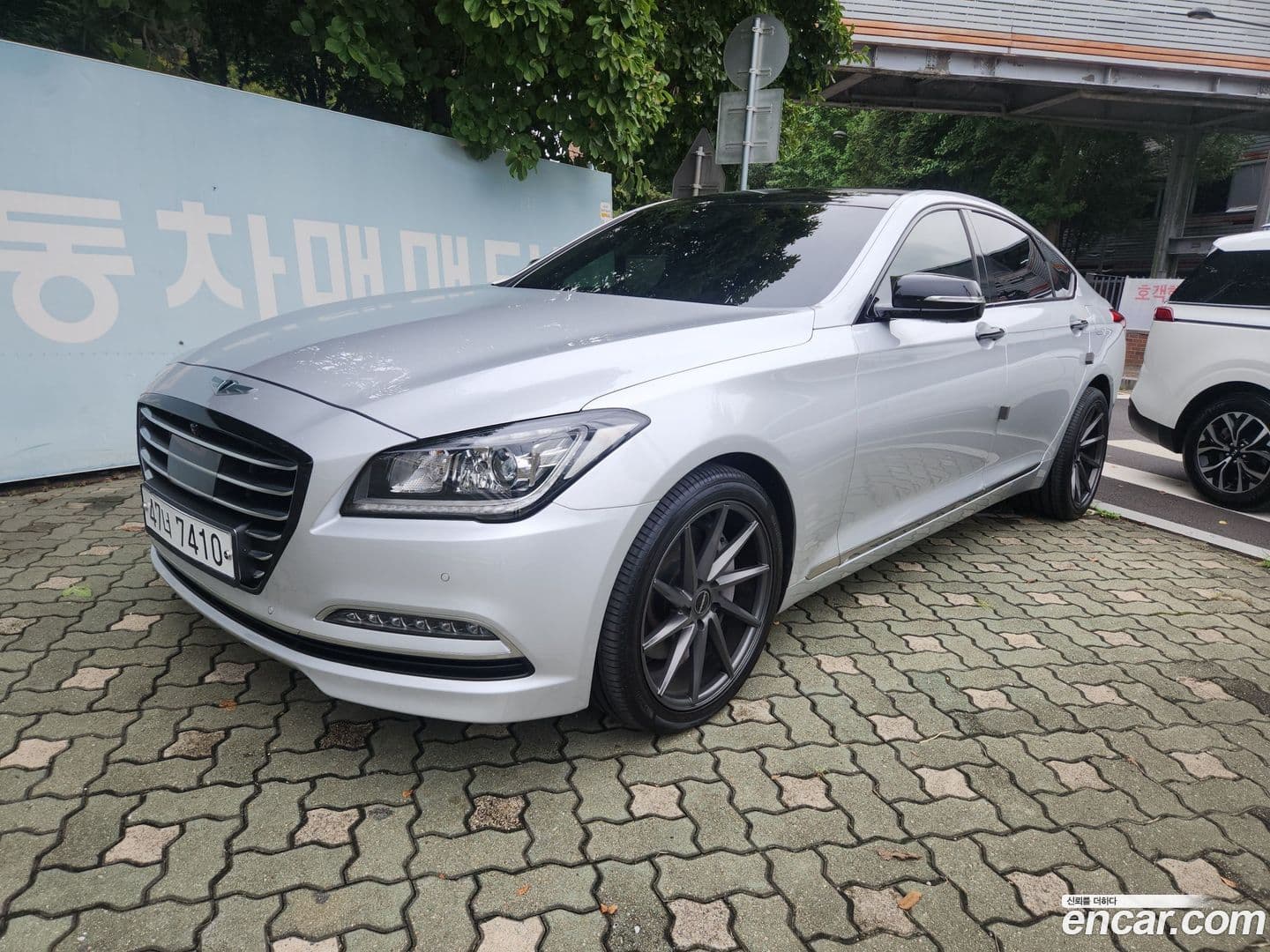 Main__Slider__Photo:Genesis Hyundai 2015.3-0