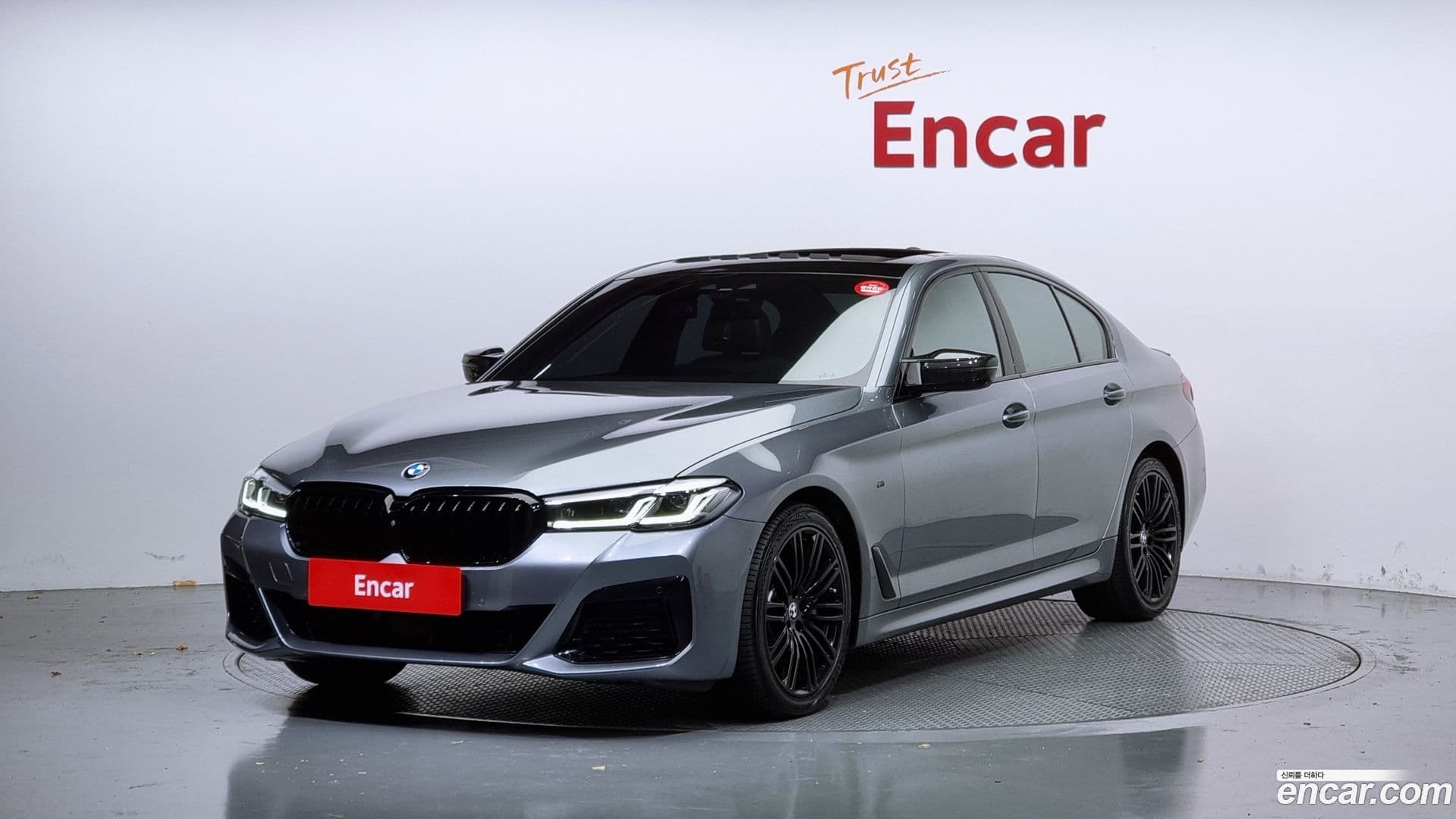 Main__Slider__Photo:5-Series BMW 2018.6-0