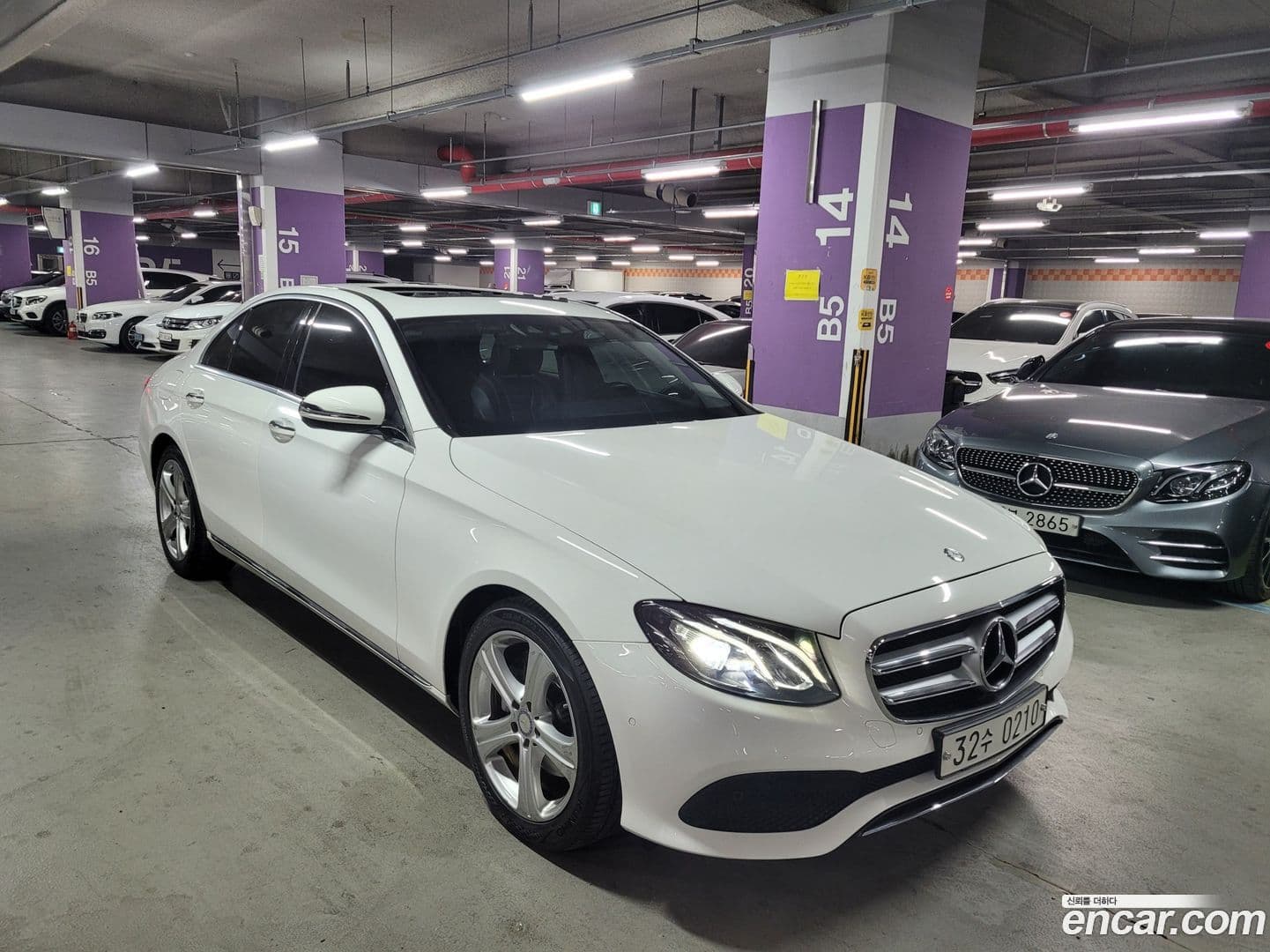 Main__Slider__Photo:E-Class Mercedes-Benz 2016.10-0