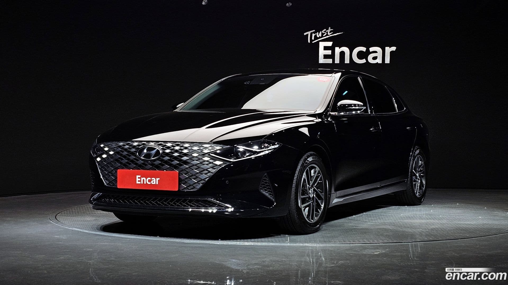 Main__Slider__Photo:Grandeur Hyundai 2020.1-0