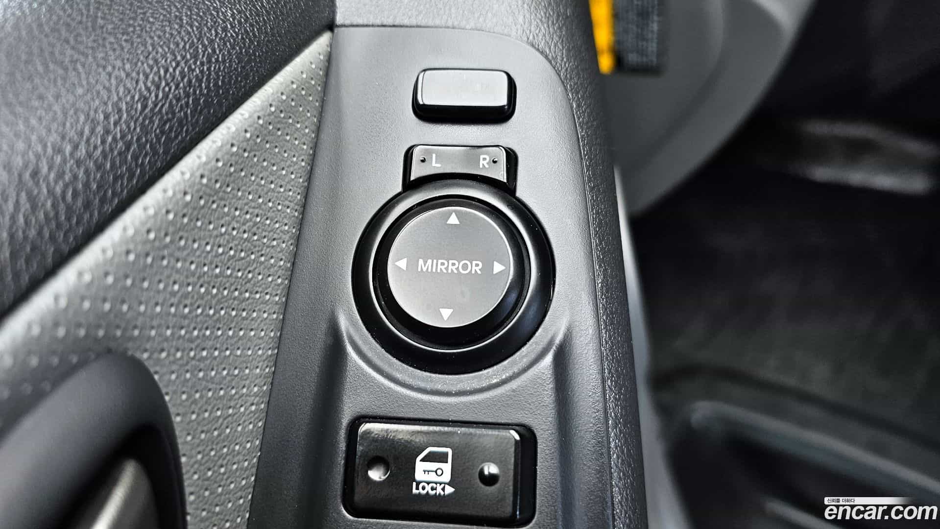 Starex Hyundai 2021.0-OPTION-022