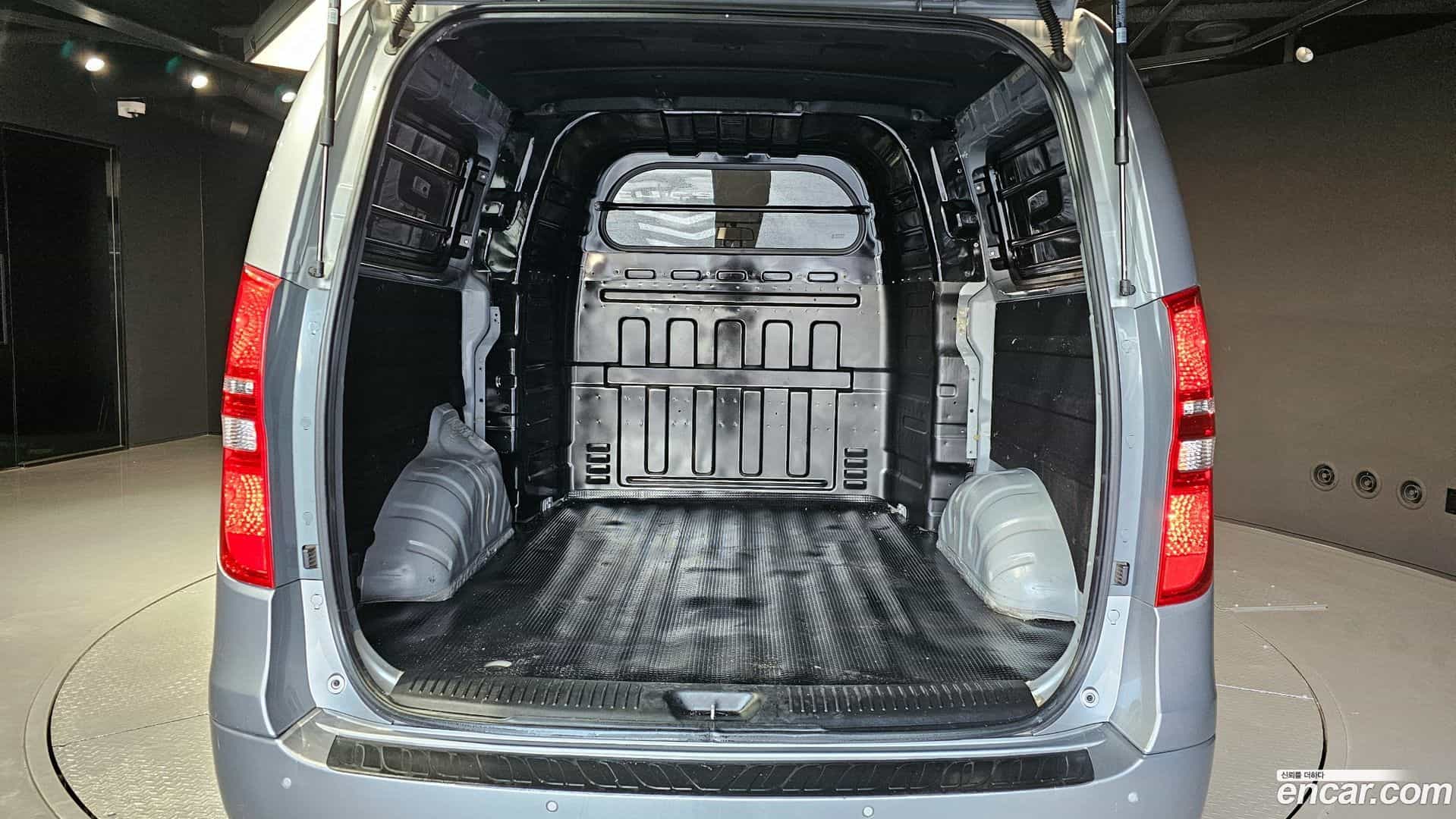Starex Hyundai 2021.0-OPTION-024