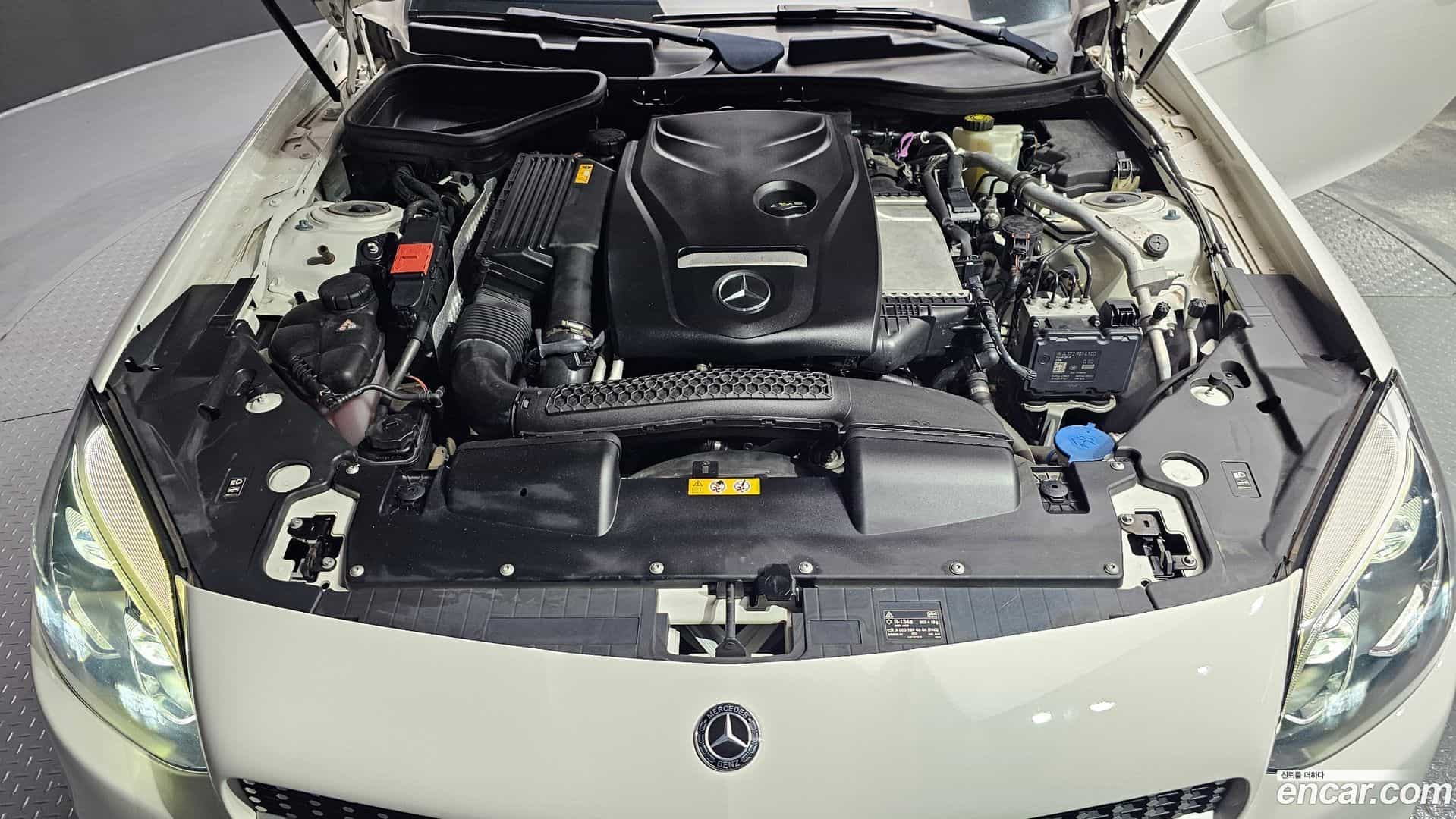 SLC-Class Mercedes-Benz 2019.11-INNER-006
