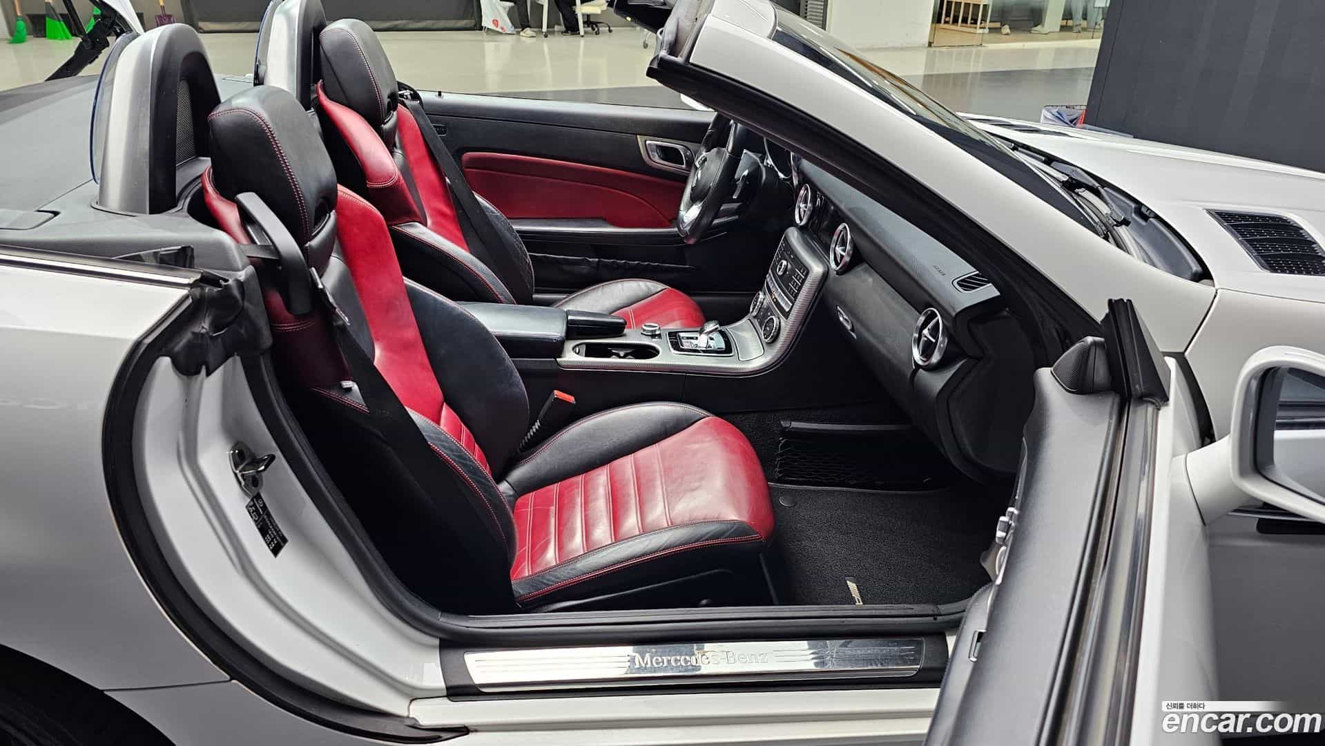 SLC-Class Mercedes-Benz 2019.11-INNER-010
