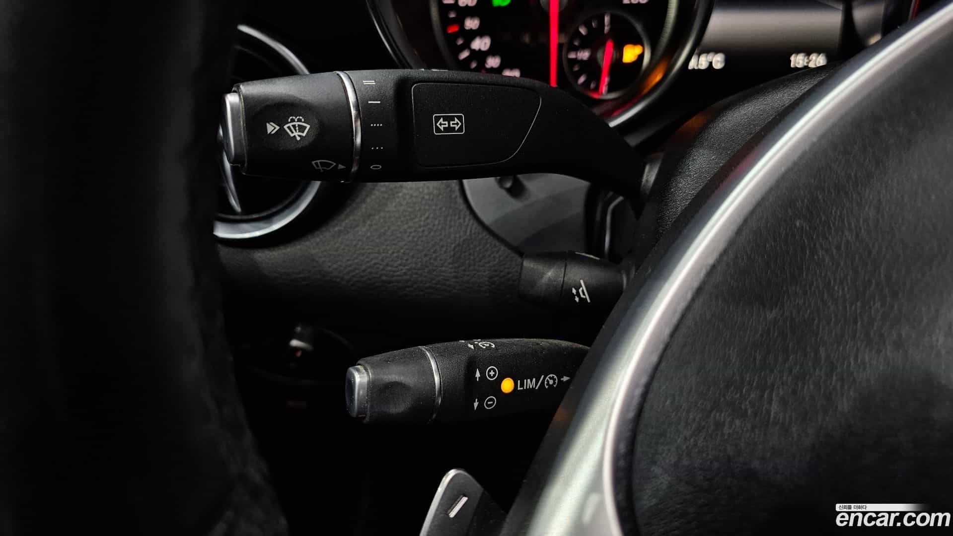 SLC-Class Mercedes-Benz 2019.11-OPTION-021