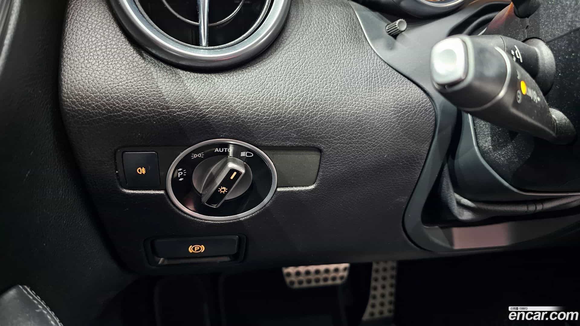 SLC-Class Mercedes-Benz 2019.11-OPTION-023