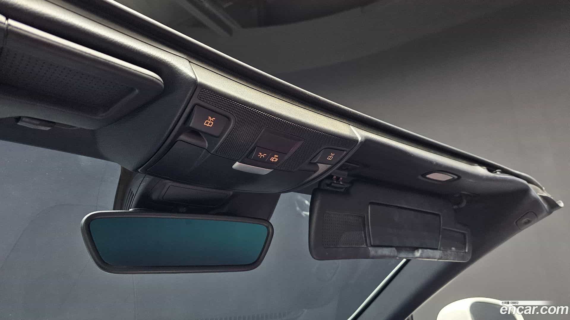 SLC-Class Mercedes-Benz 2019.11-OPTION-024