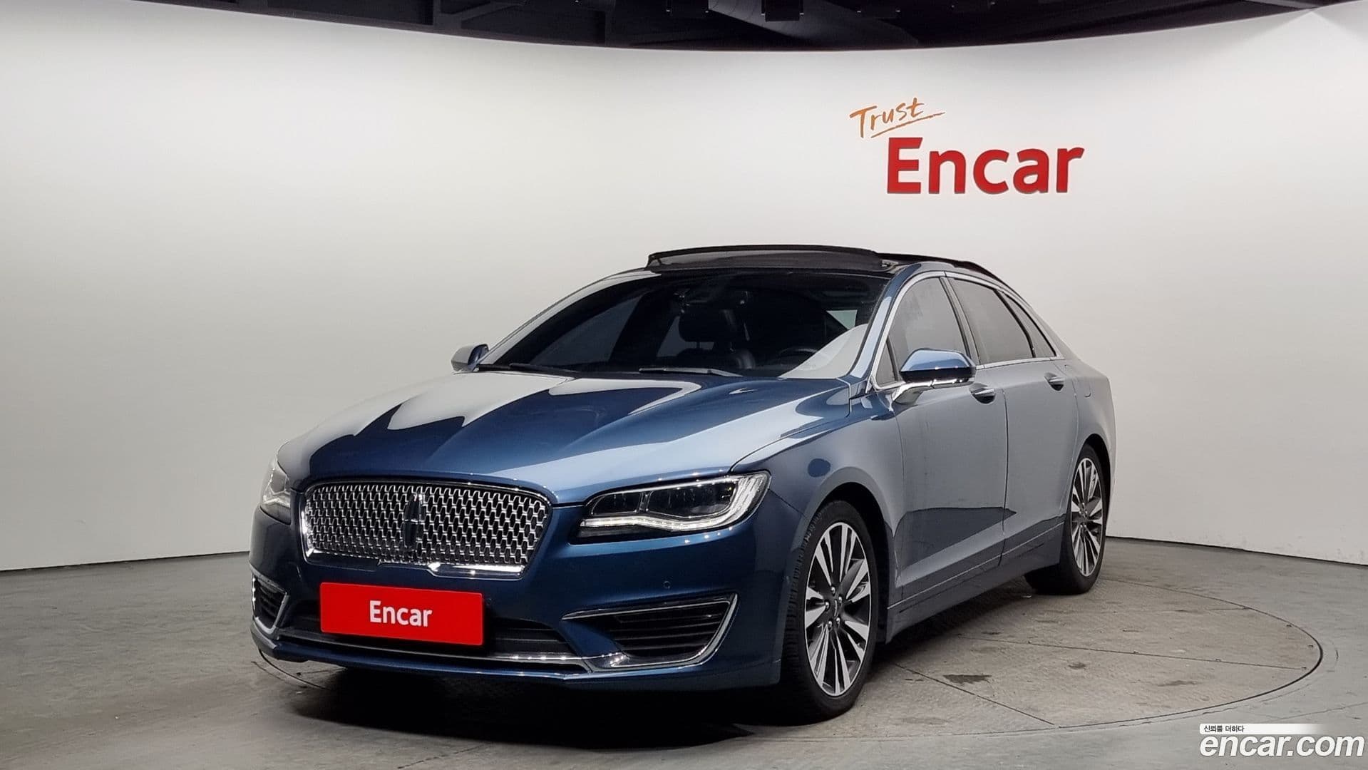 Main__Slider__Photo:MKZ Lincoln 2019.4-0