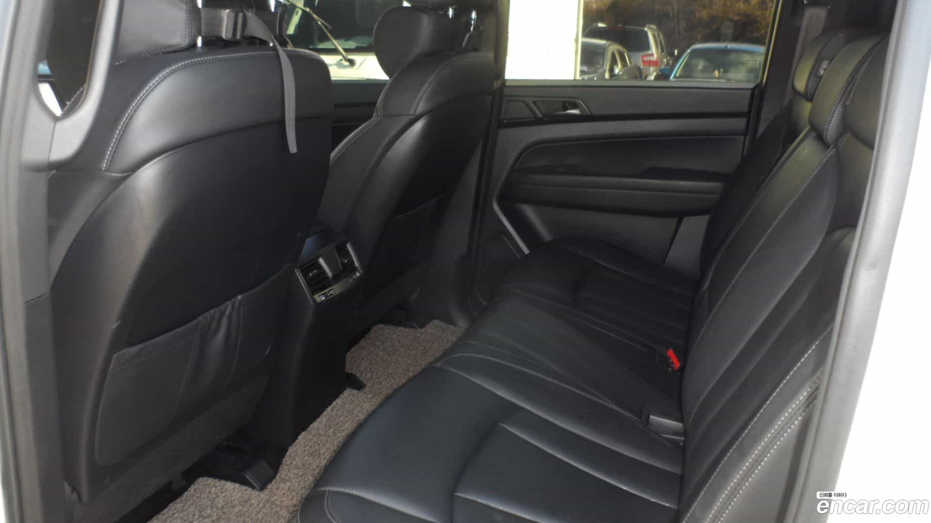 Rexton KG Mobility 2021.0-INNER-007
