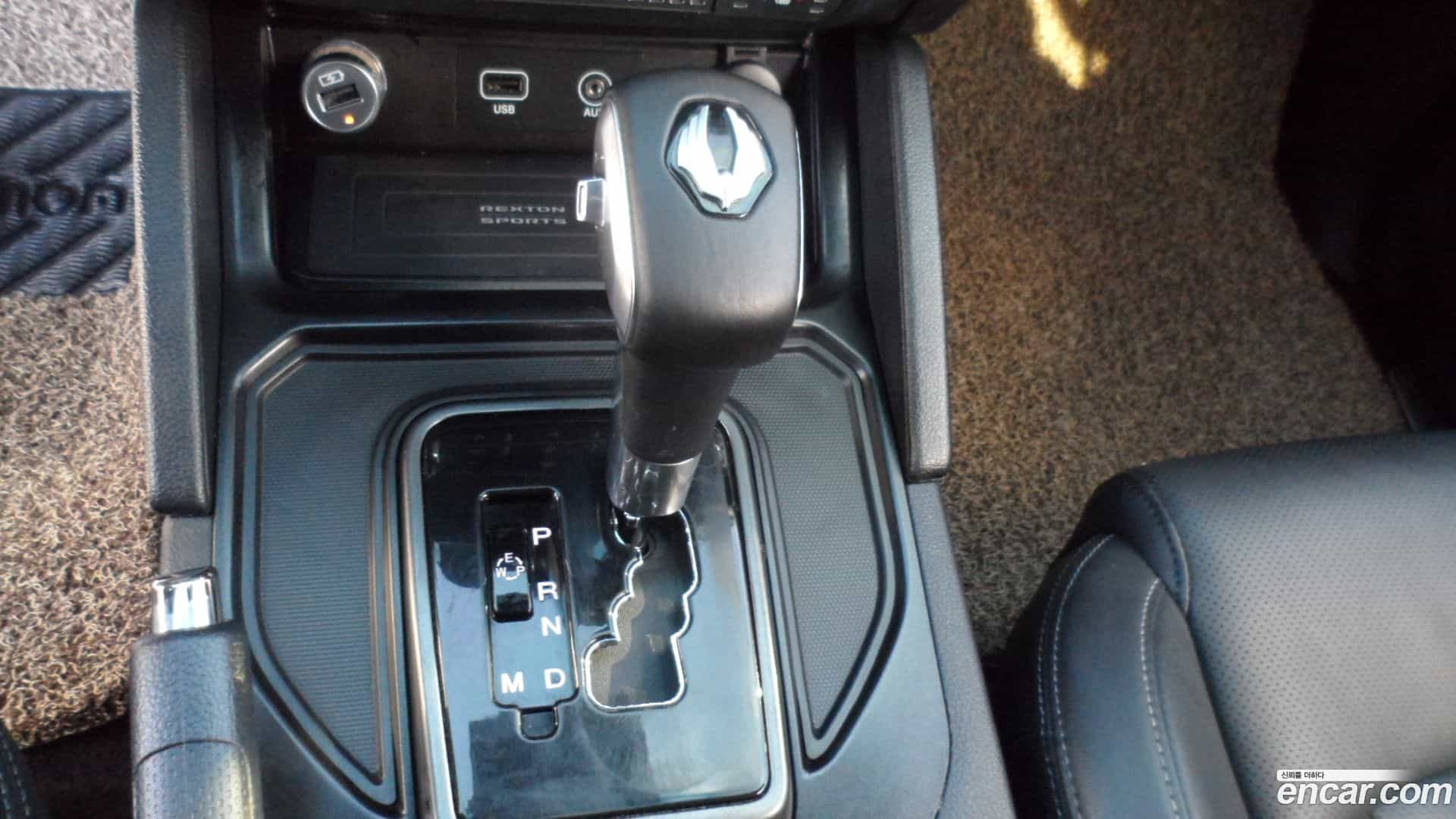 Rexton KG Mobility 2021.0-INNER-009
