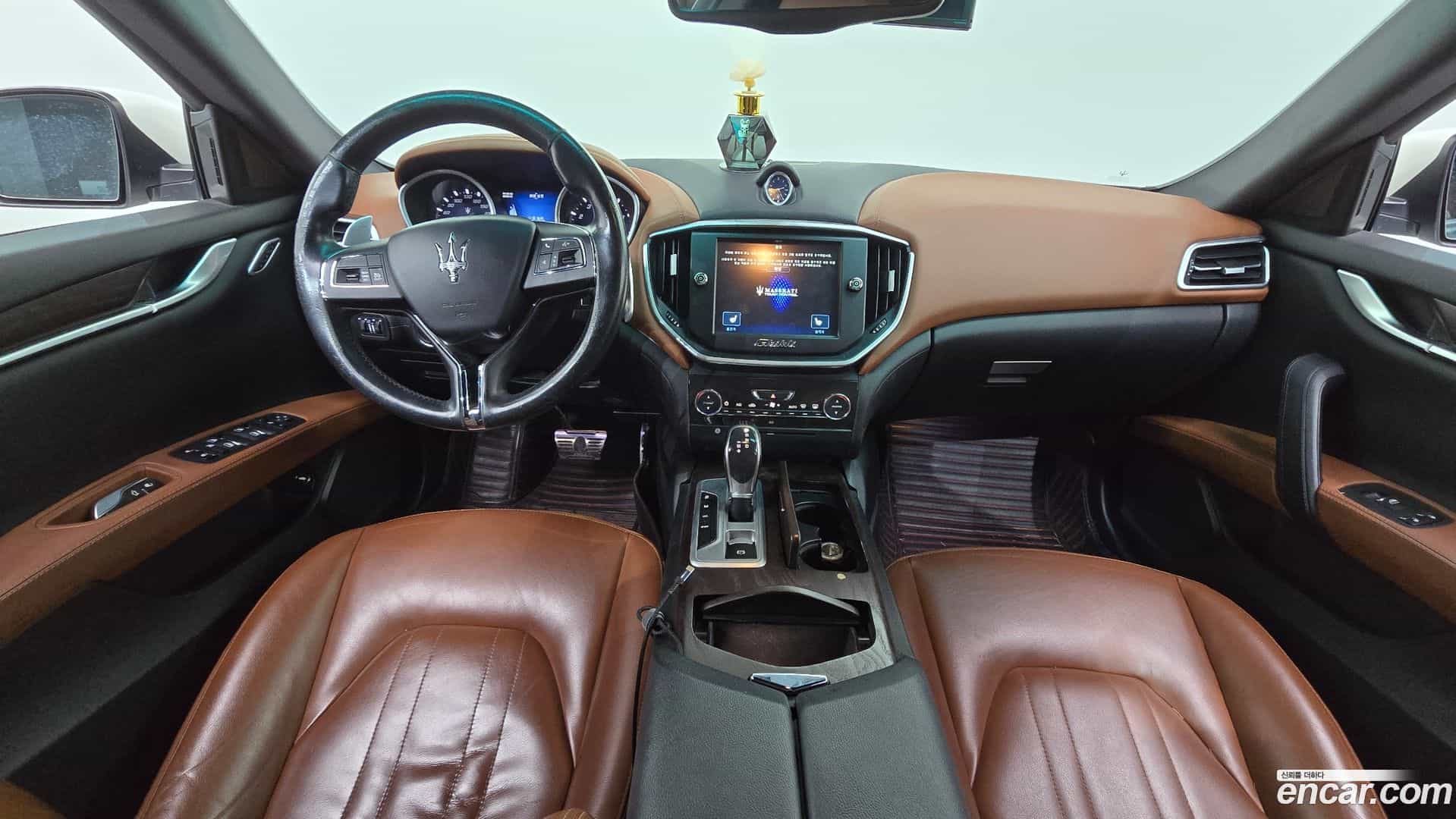 Ghibli Maserati 2015.11-INNER-007