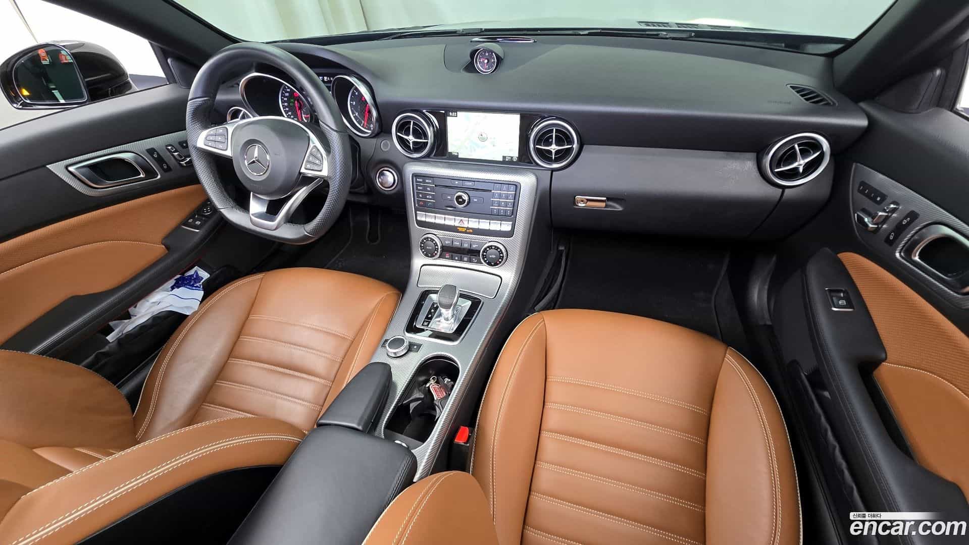 SLC-Class Mercedes-Benz 2017.5-INNER-007