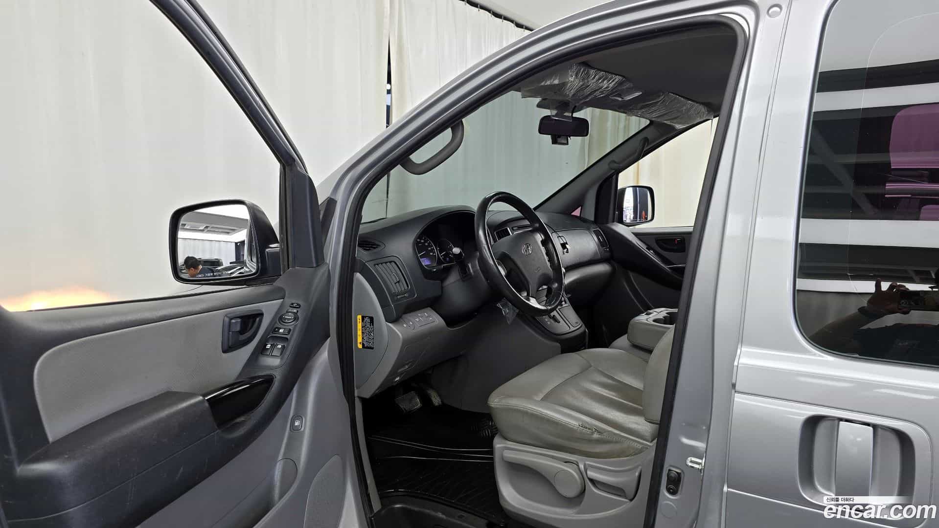 Starex Hyundai 2019.1-INNER-010