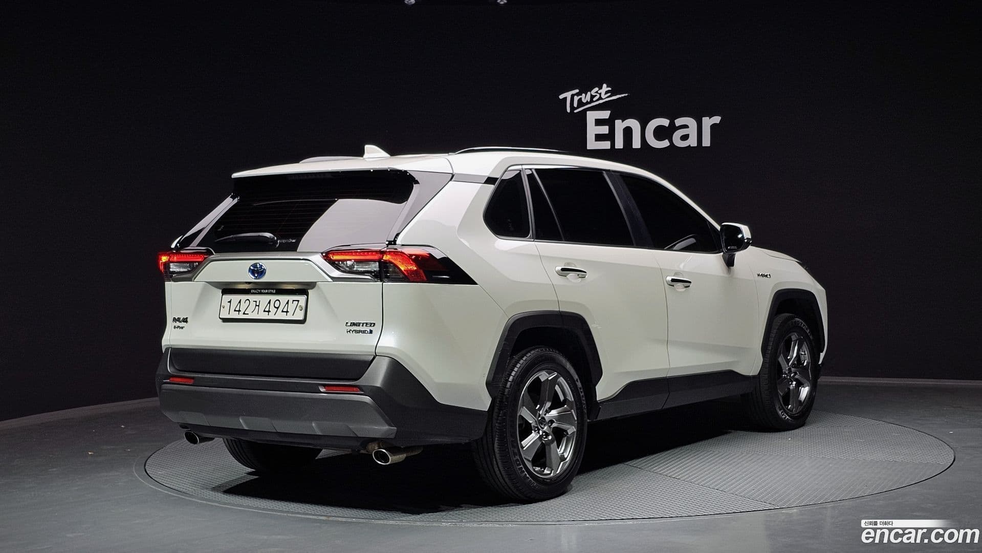 Main__Slider__Photo:RAV4 Toyota 2021.5-0