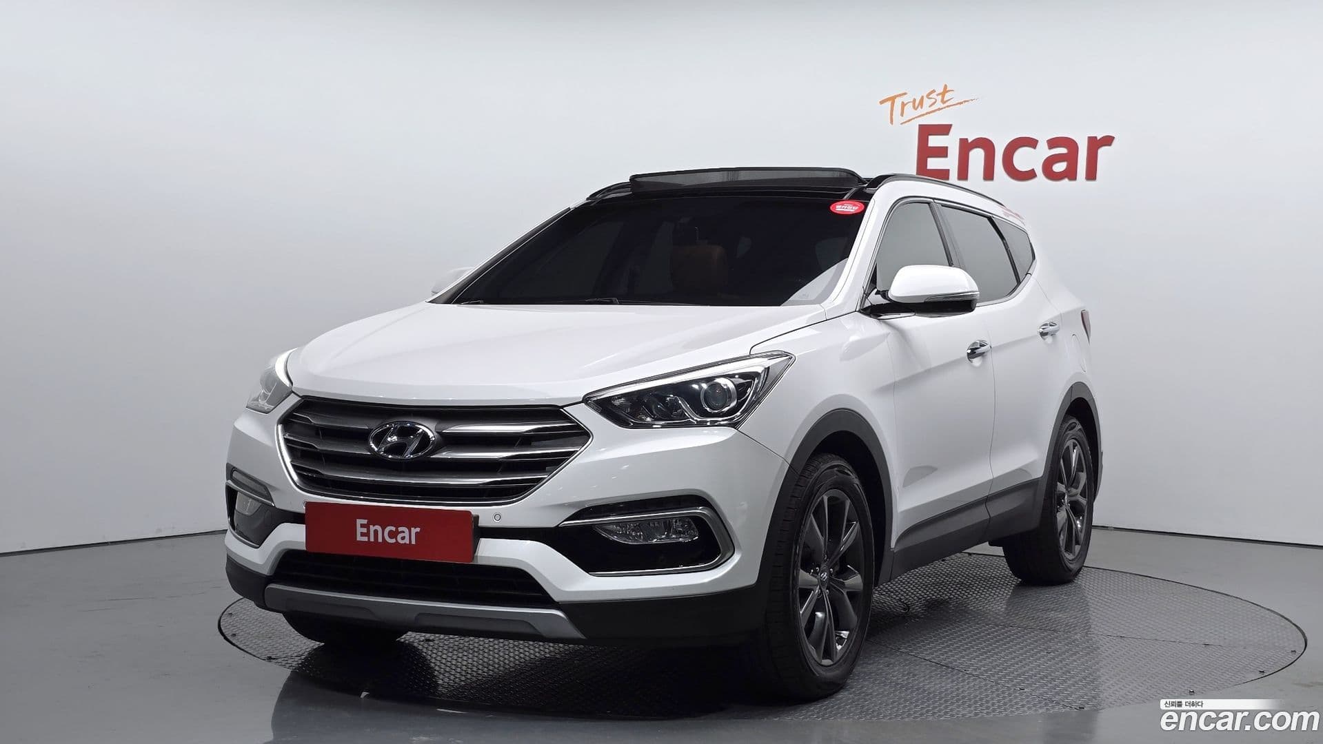 Main__Slider__Photo:Santafe Hyundai 2016.2-0