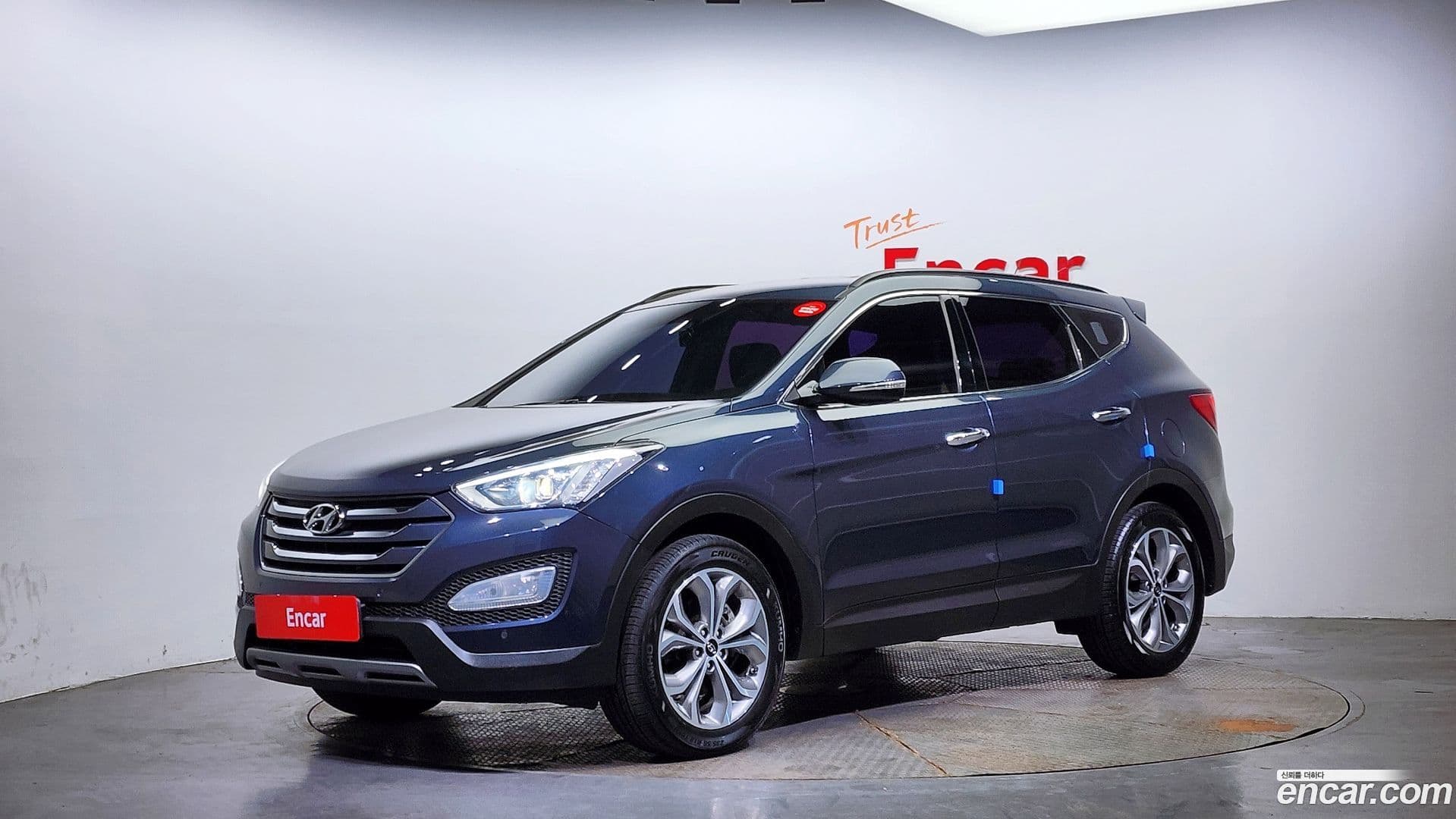 Main__Slider__Photo:Santafe Hyundai 2014.8-0