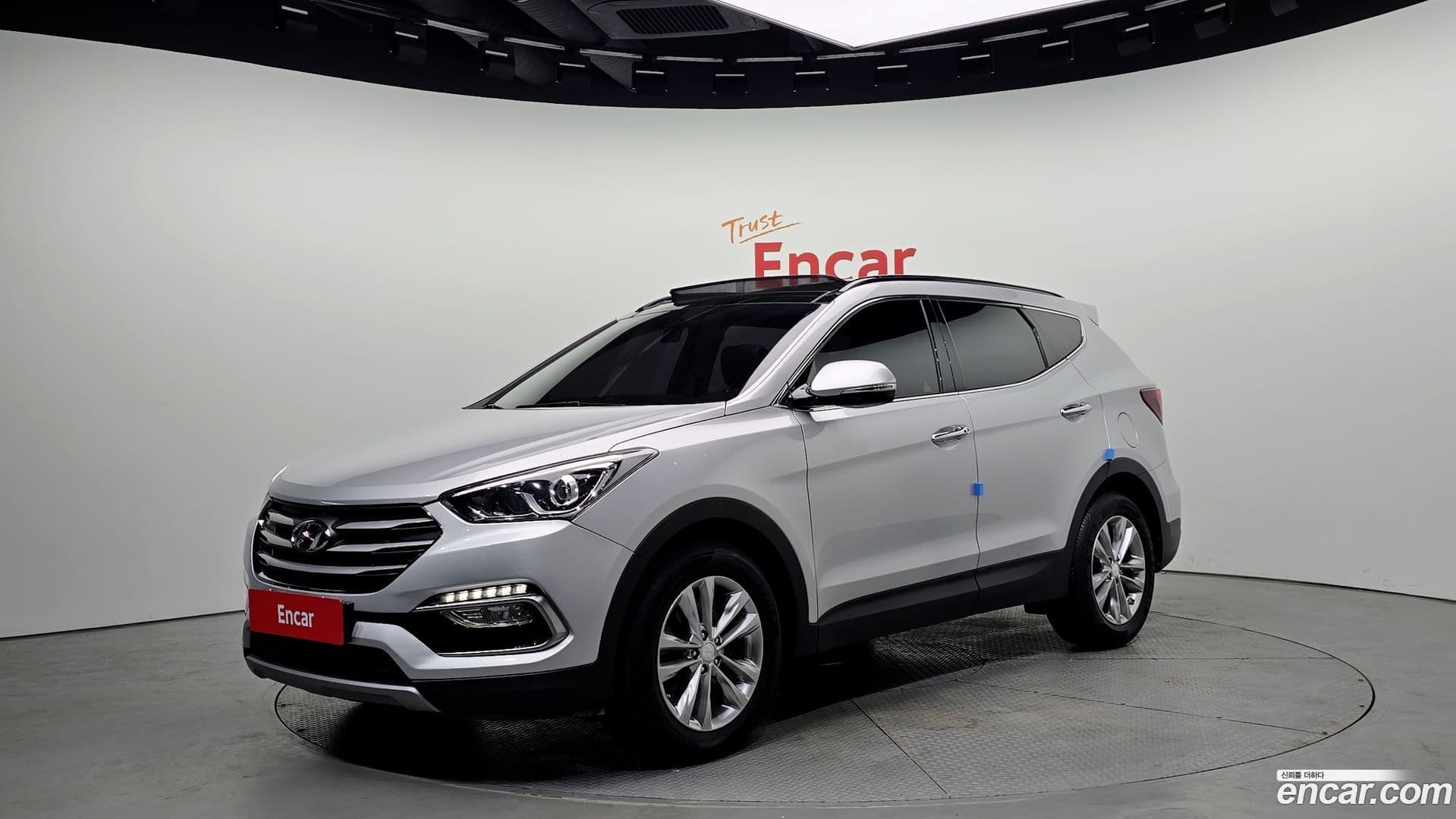 Main__Slider__Photo:Santafe Hyundai 2016.11-0