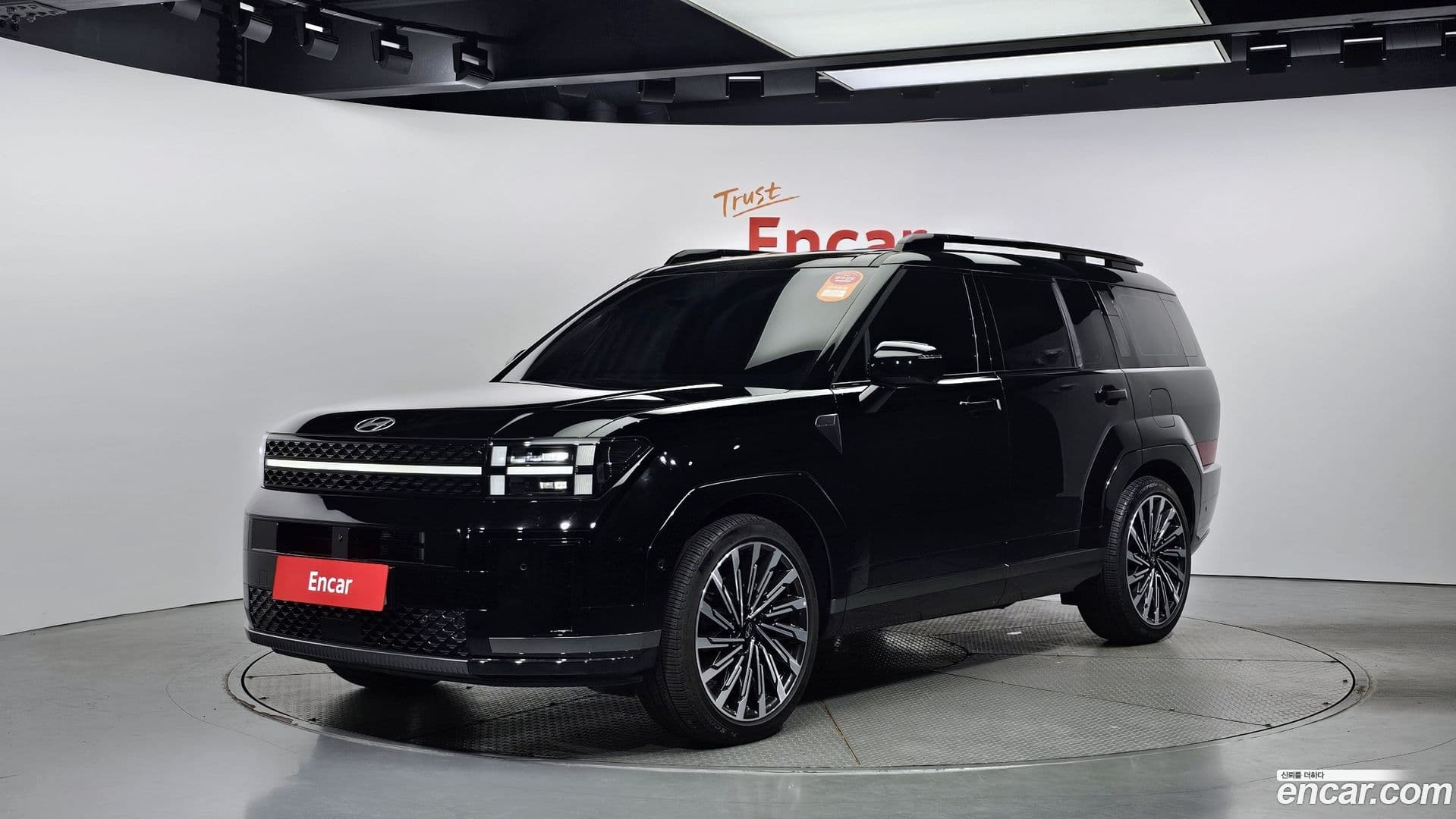 Main__Slider__Photo:Santafe Hyundai 2024.1-0
