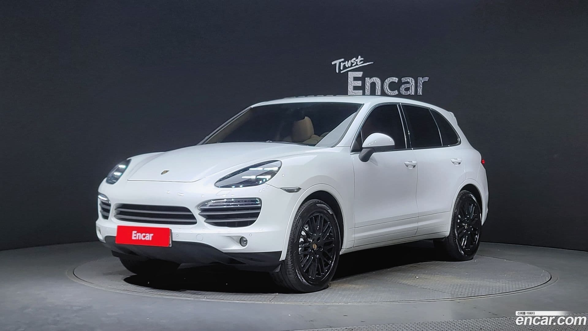 Main__Slider__Photo:Cayenne Porsche 2012.11-0