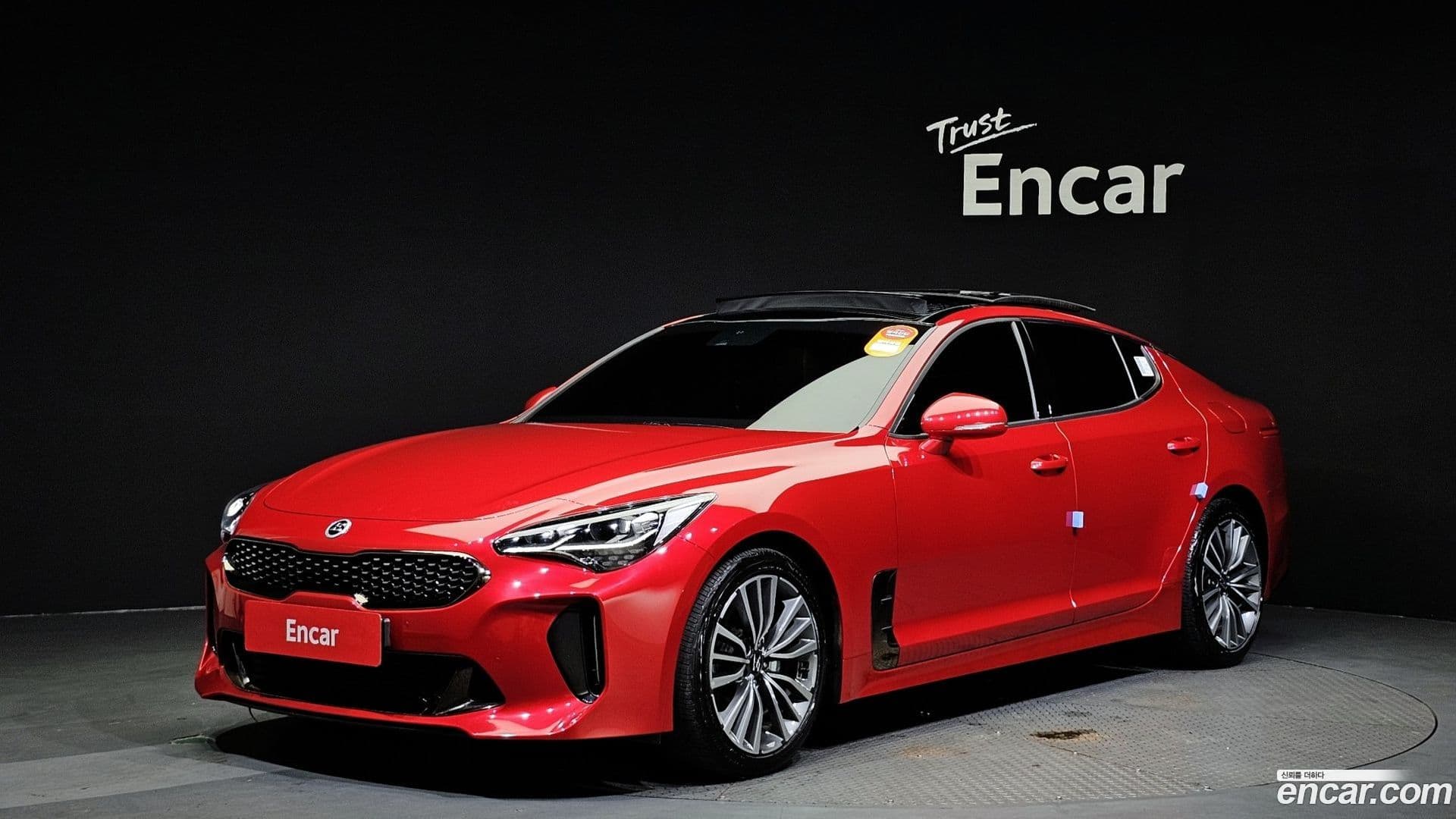 Main__Slider__Photo:Stinger Kia 2020.3-0