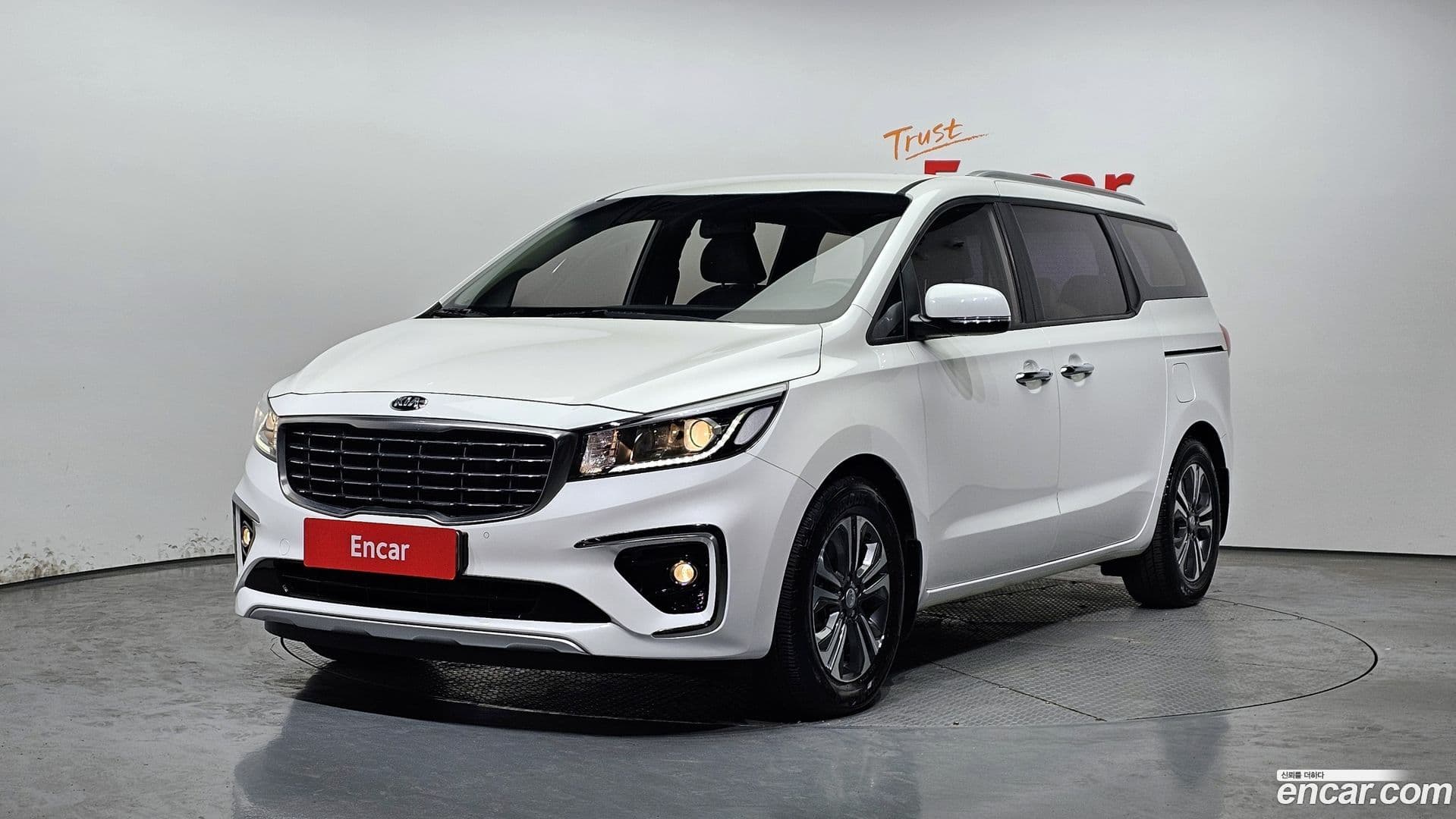 Main__Slider__Photo:Canival Kia 2019.2-0
