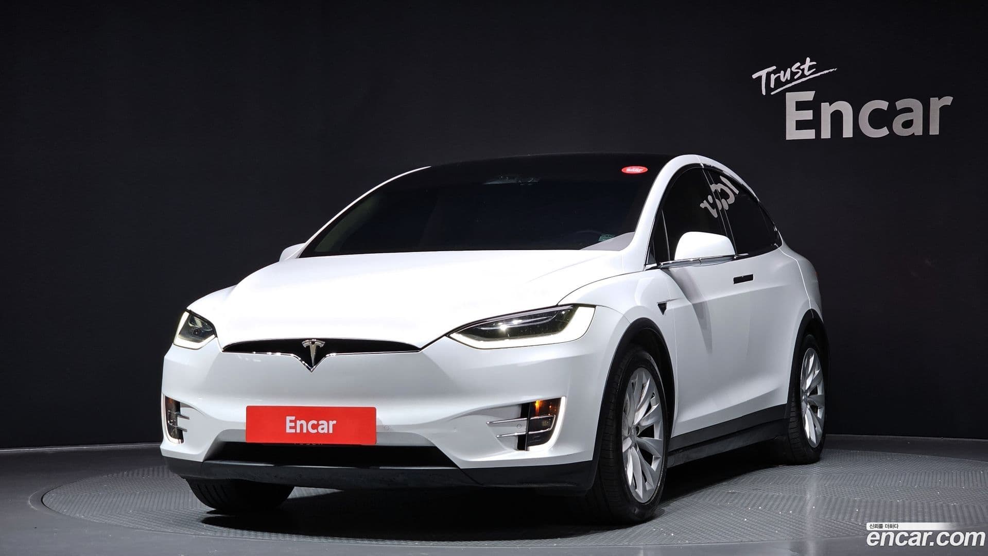 Main__Slider__Photo:Model X Tesla 2018.11-0