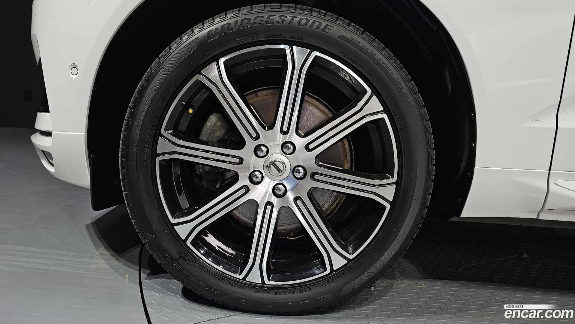 XC60 Volvo 2020.4-OUTER-005