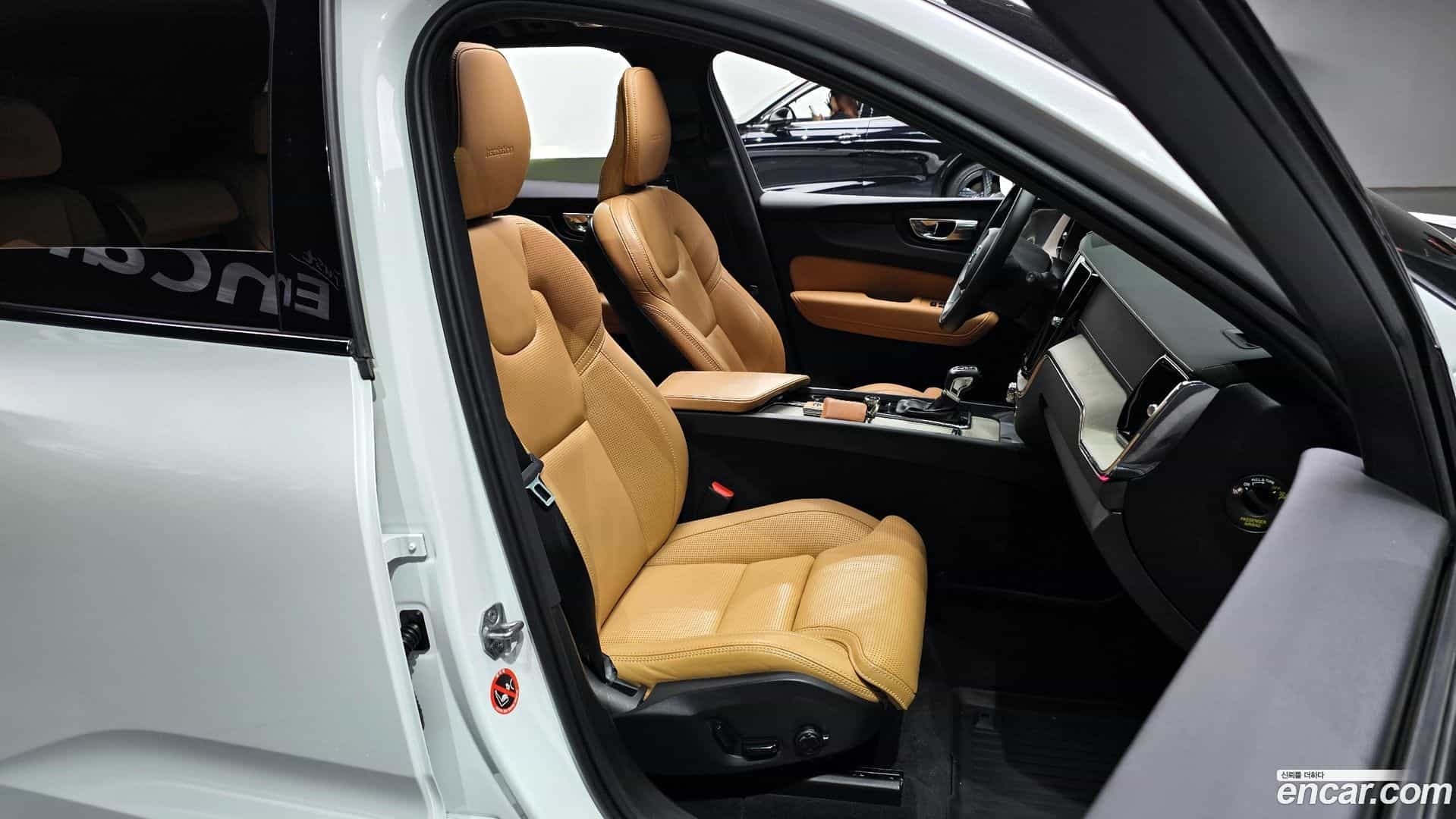 XC60 Volvo 2020.4-INNER-010