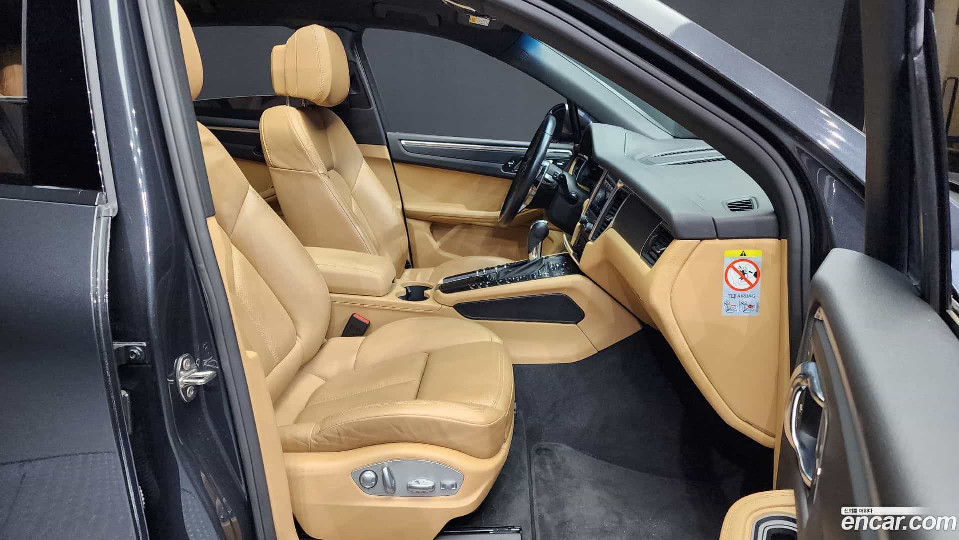 Macan Porsche 2017.11-OPTION-015