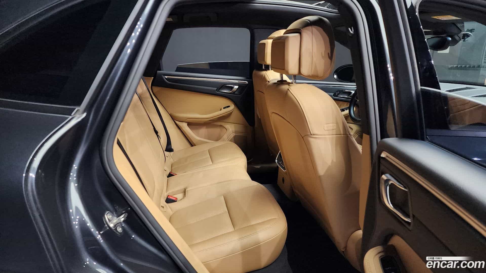 Macan Porsche 2017.11-OPTION-016