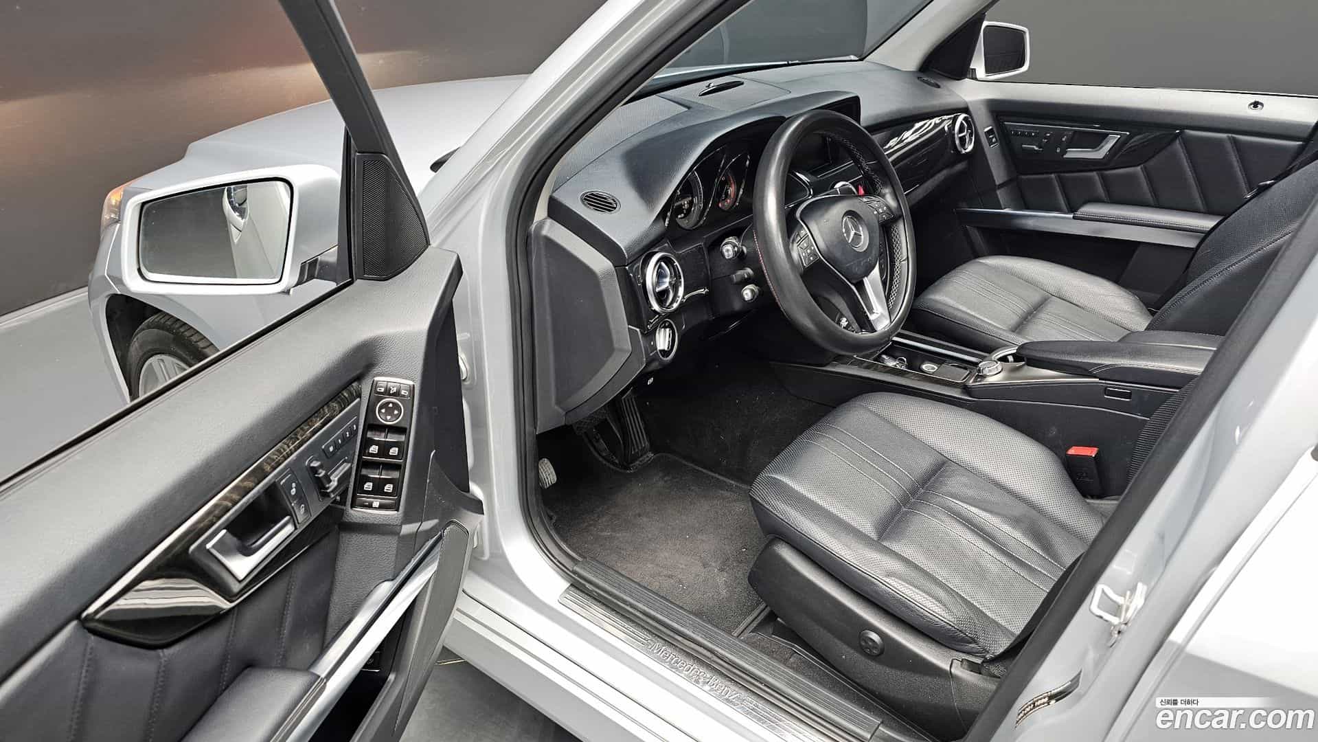 GLK-Class Mercedes-Benz 2012.10-OPTION-016