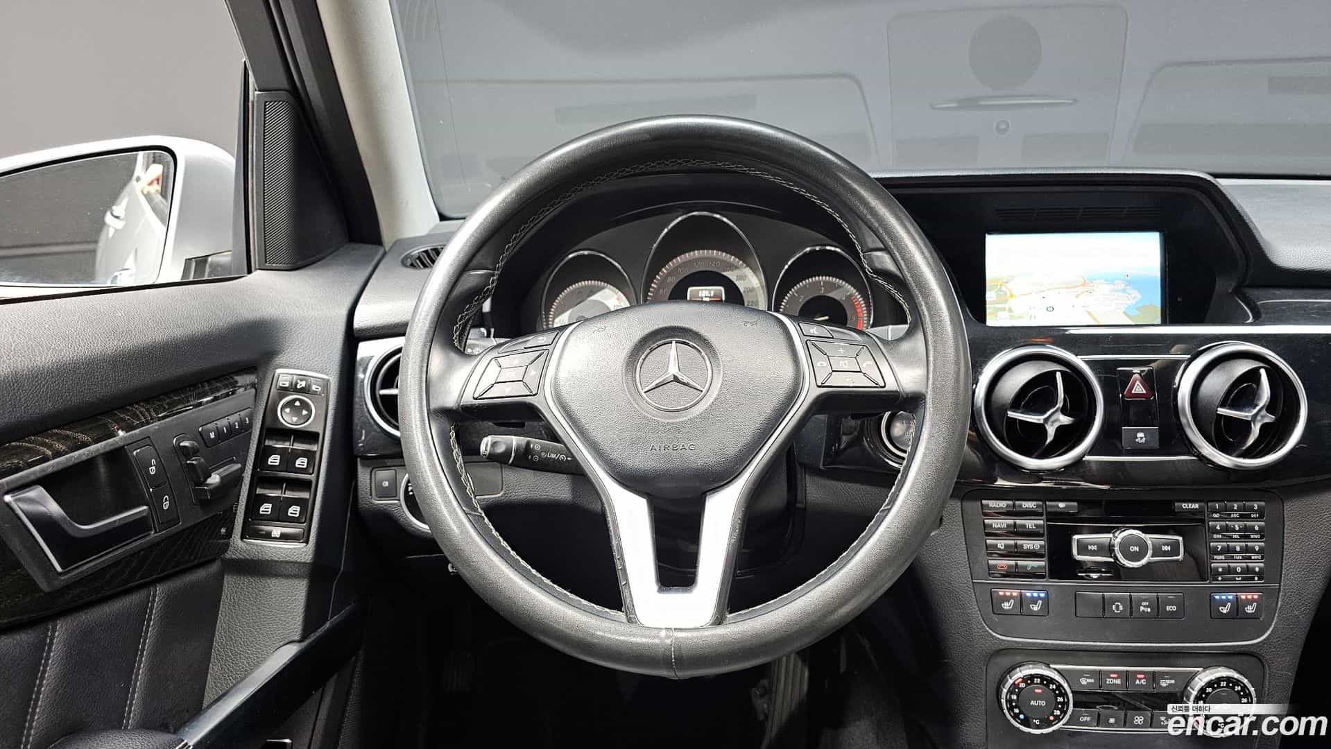 GLK-Class Mercedes-Benz 2012.10-OPTION-017