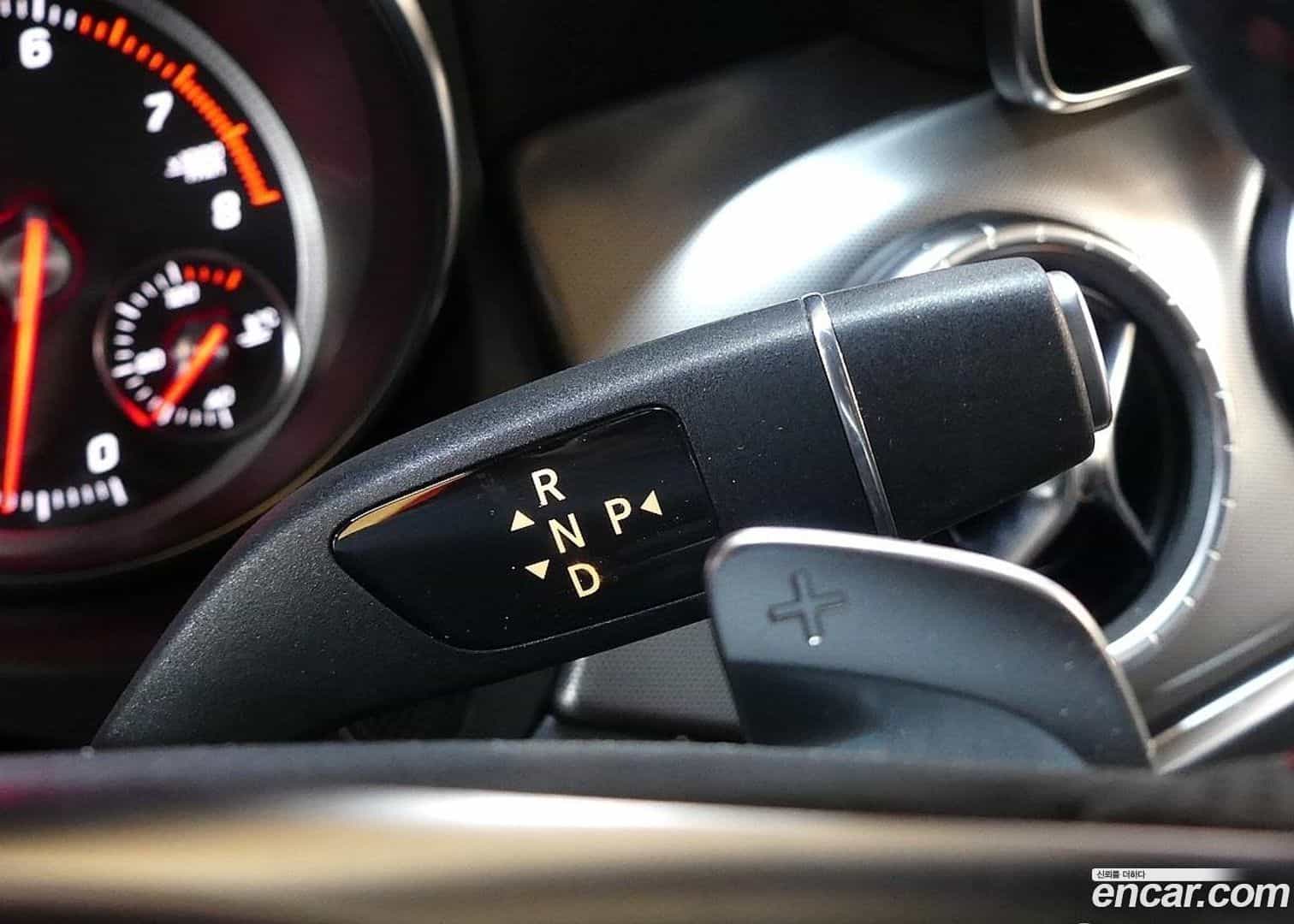 CLA-Class Mercedes-Benz 2018.5-INNER-007
