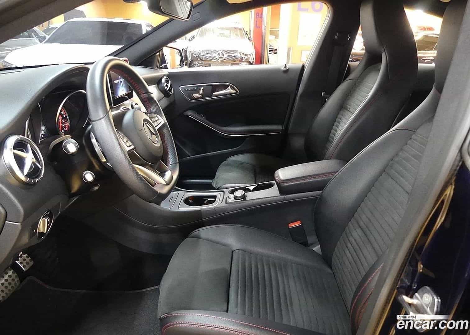 CLA-Class Mercedes-Benz 2018.5-INNER-008