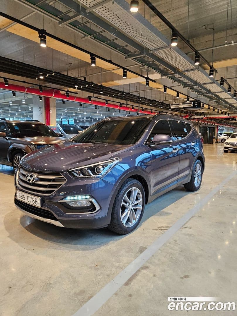Main__Slider__Photo:Santafe Hyundai 2016.2-0
