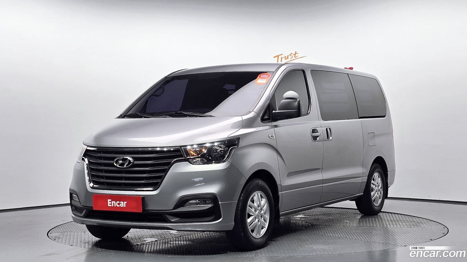 Main__Slider__Photo:Starex Hyundai 2019.4-0