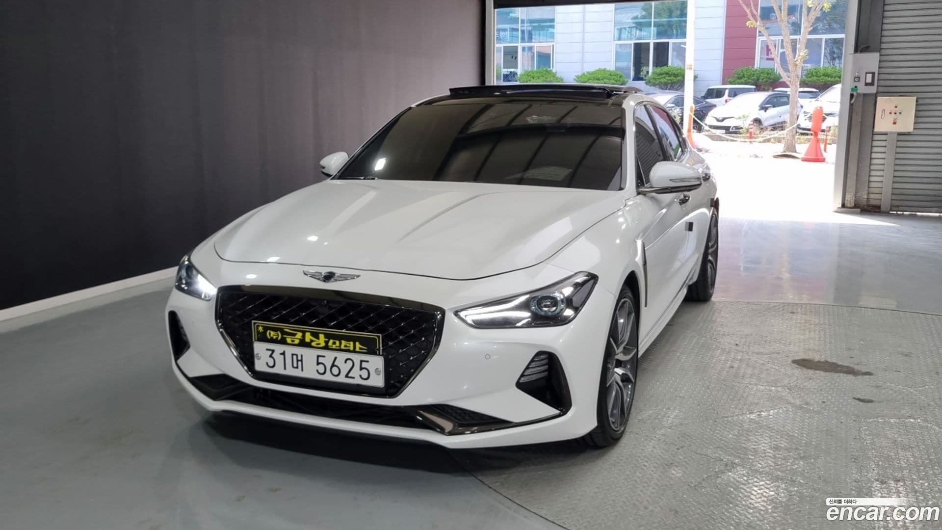 Main__Slider__Photo:G70 Genesis 2019.7-0