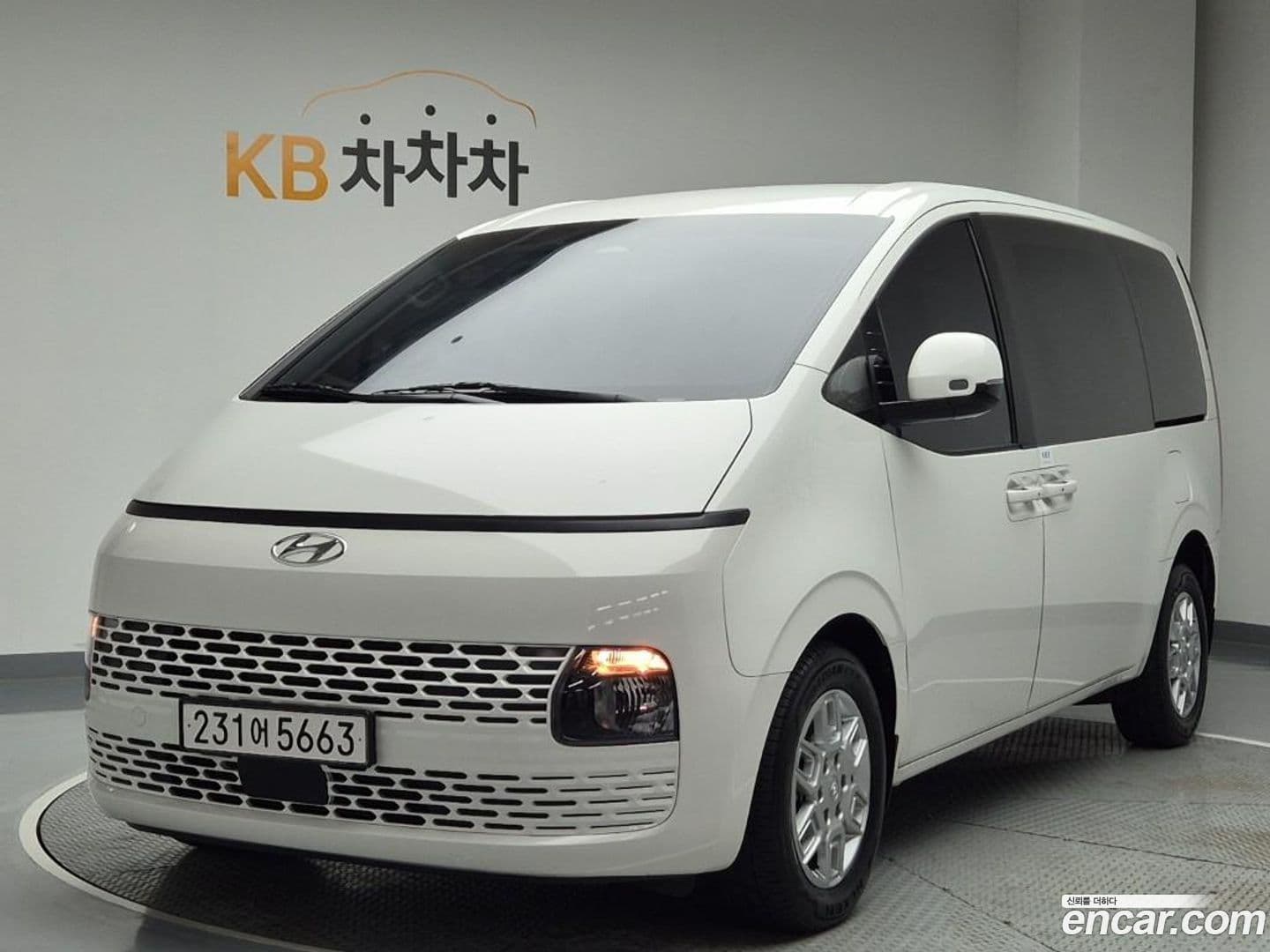 Main__Slider__Photo:Staria Hyundai 2022.7-0