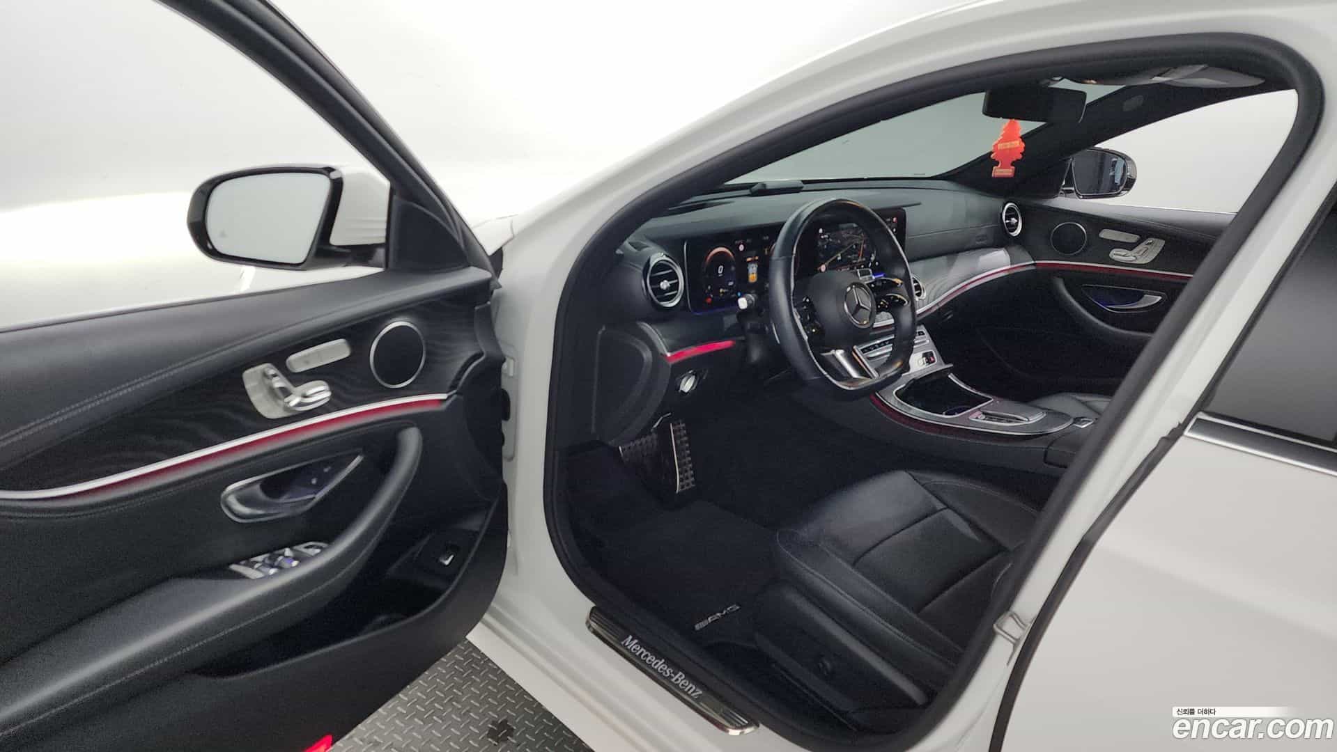 E-Class Mercedes-Benz 2020.10-INNER-010
