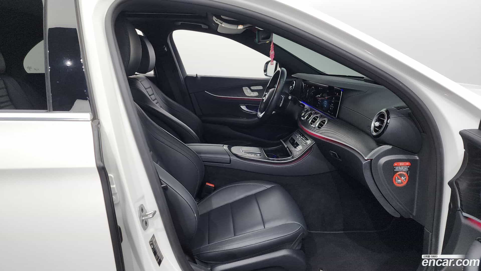 E-Class Mercedes-Benz 2020.10-OPTION-015