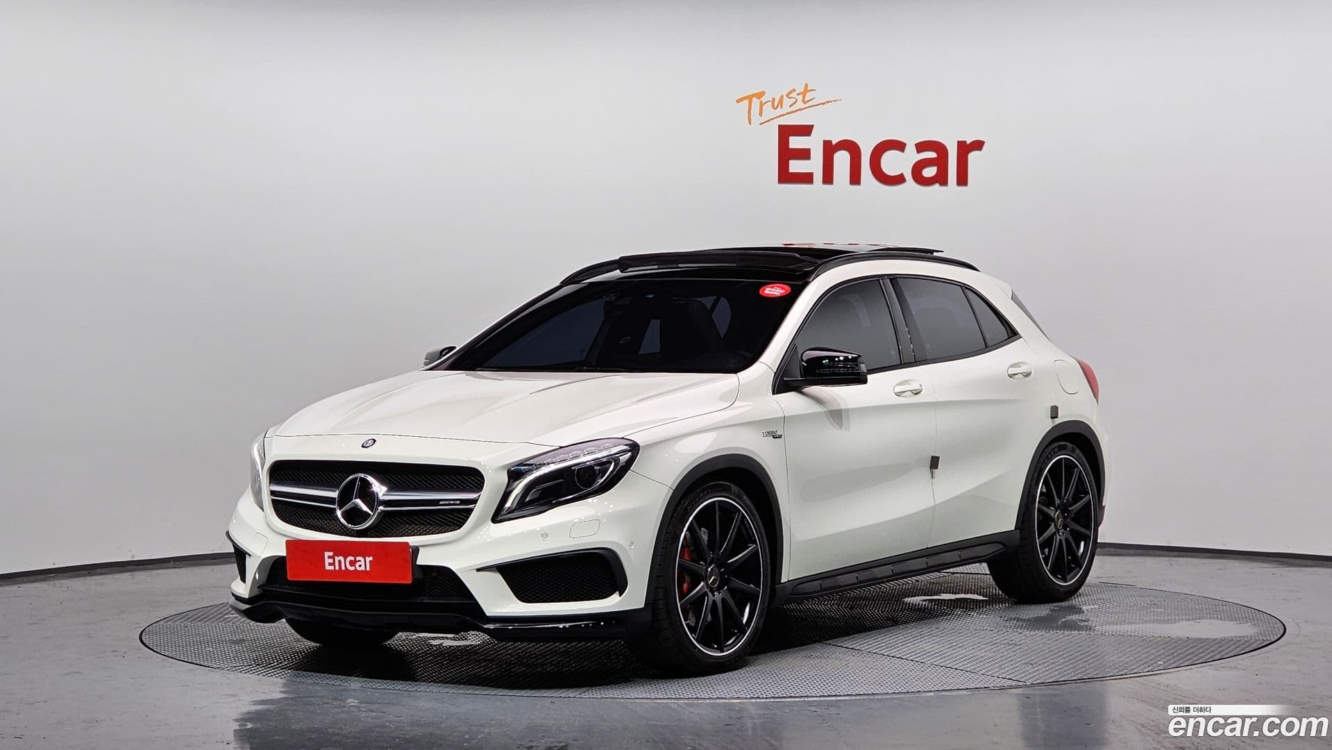 Main__Slider__Photo:GLA-Class Mercedes-Benz 2016.5-0